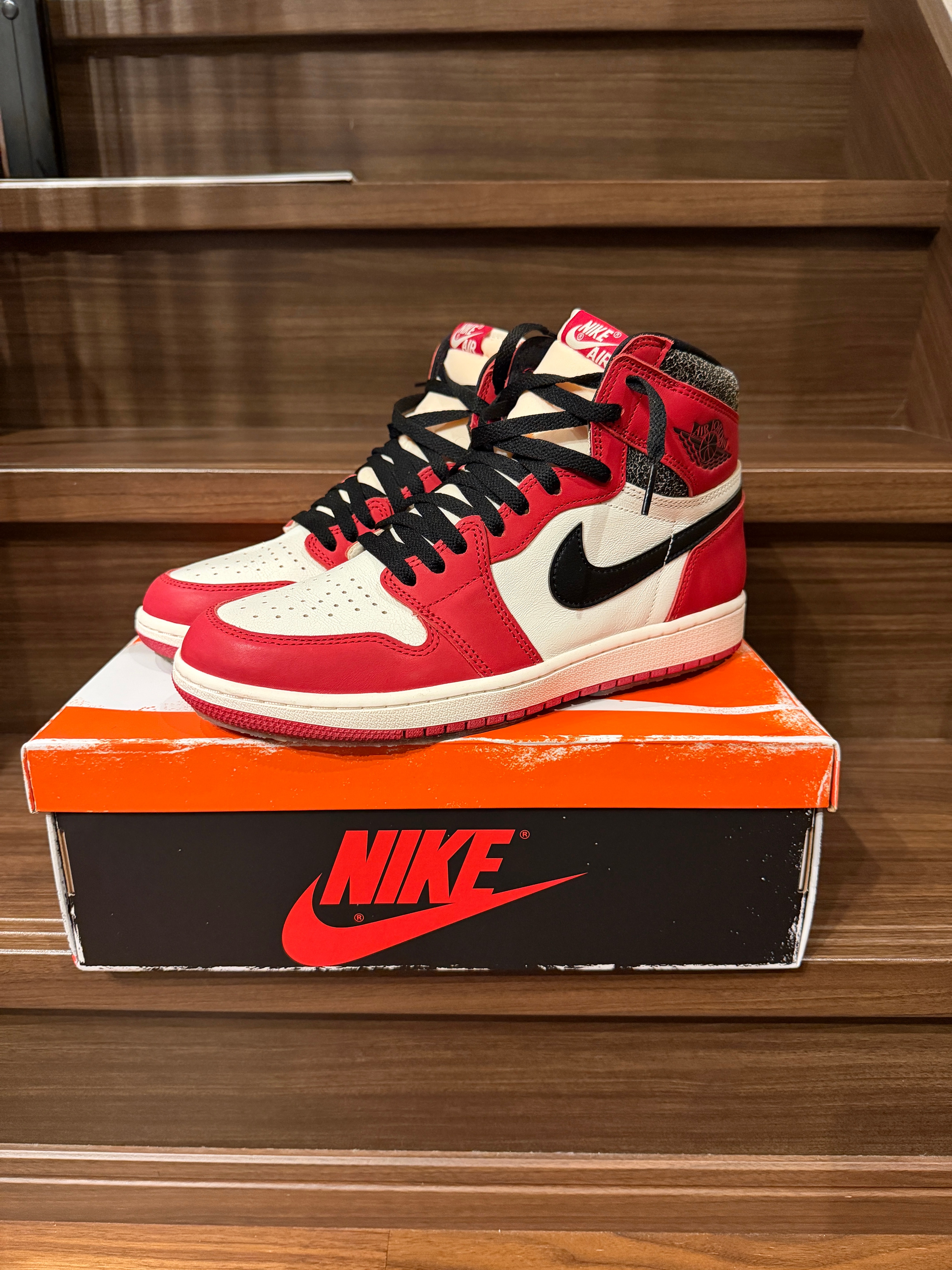 Nike Air Jordan 1 High OG "Lost & Found/Chicago"