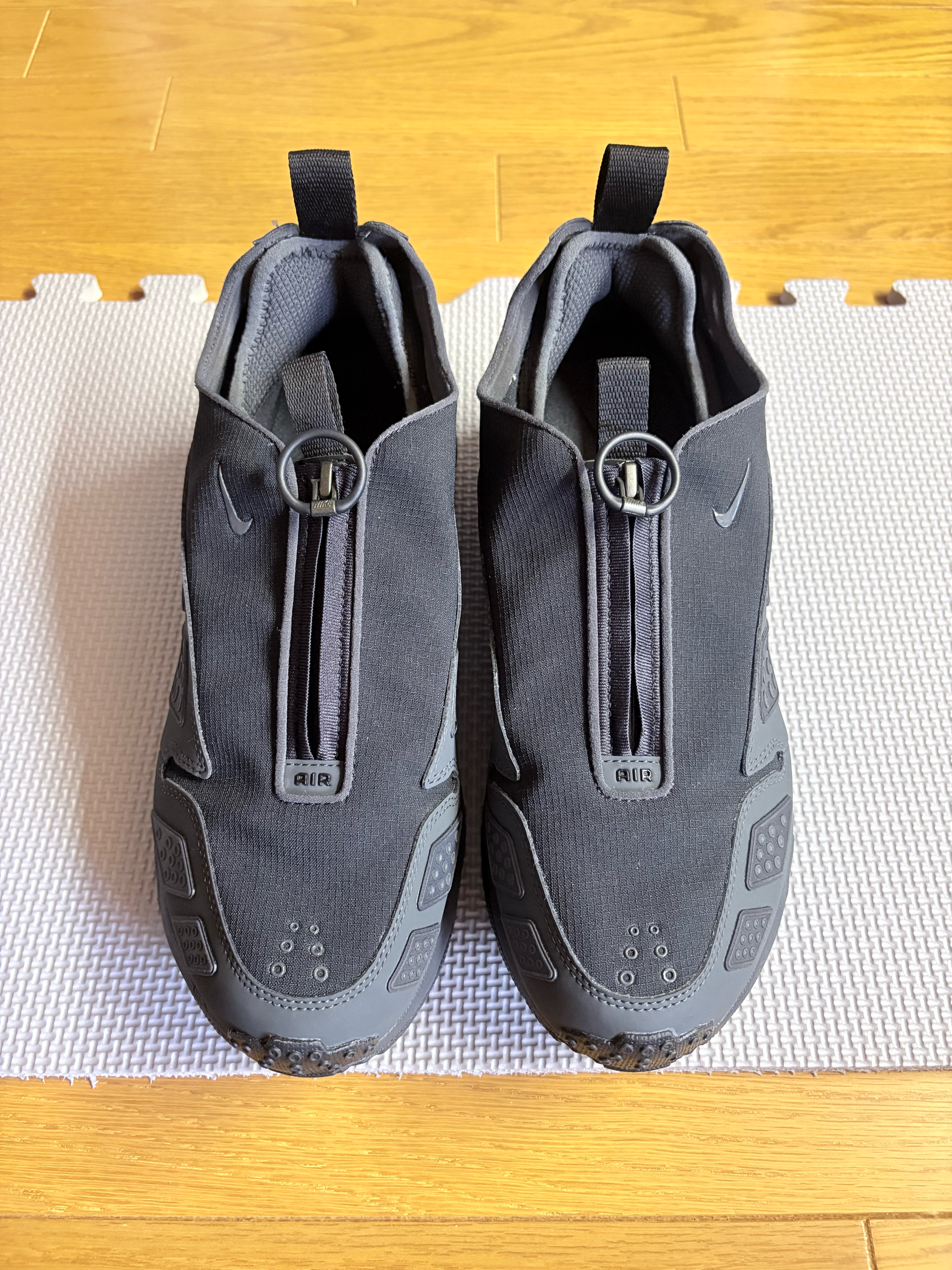Nike Women's Air Max SNDR GORE-TEX "Black and Dark Smoke Grey"