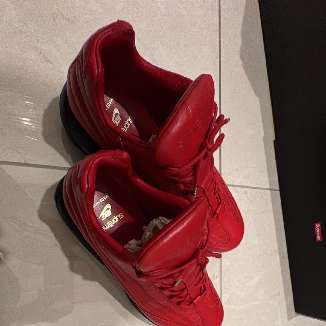 Supreme × Nike Air Max 95 Lux "Red"