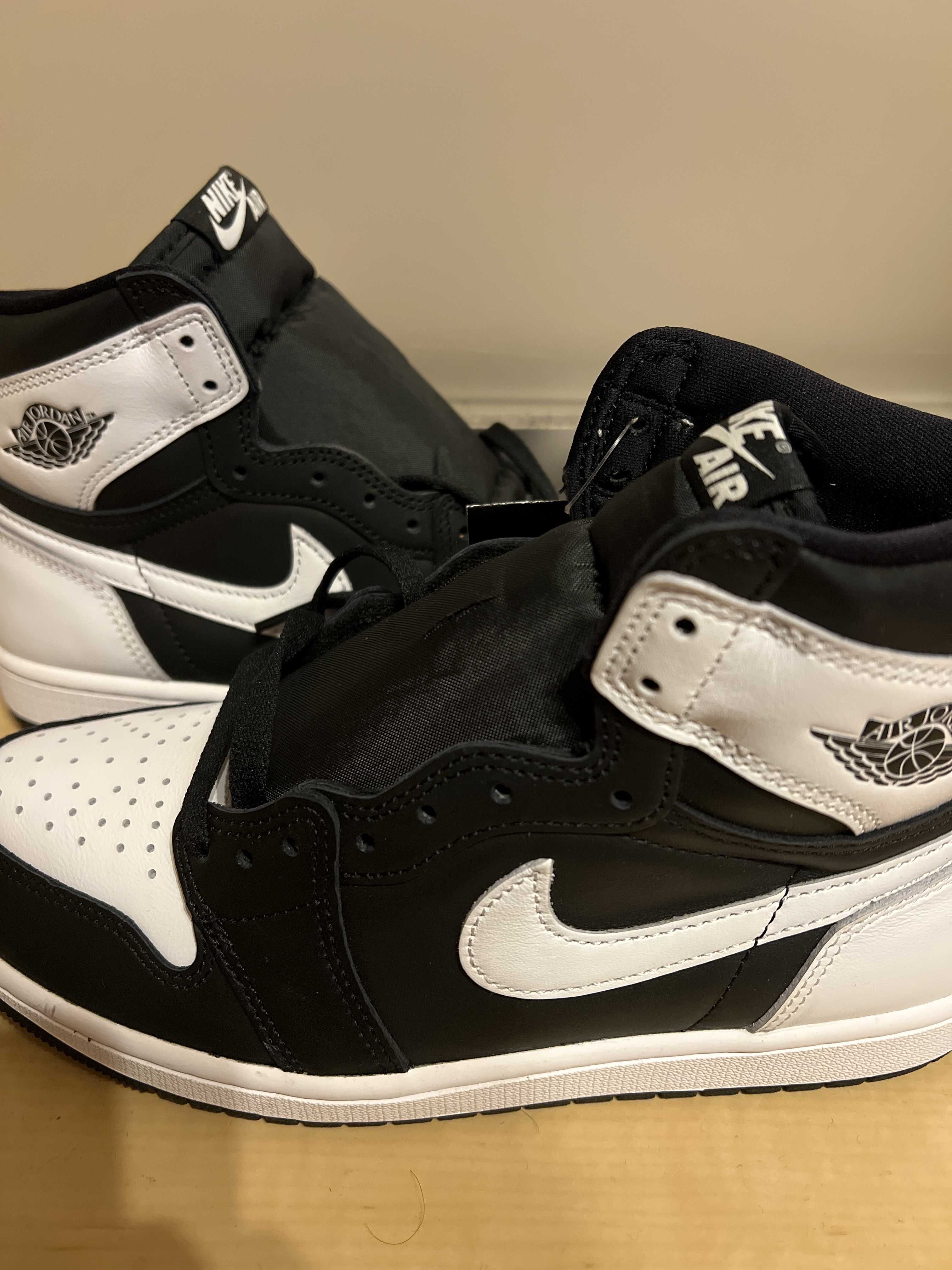 Nike Air Jordan 1 Retro High OG "Black/White"