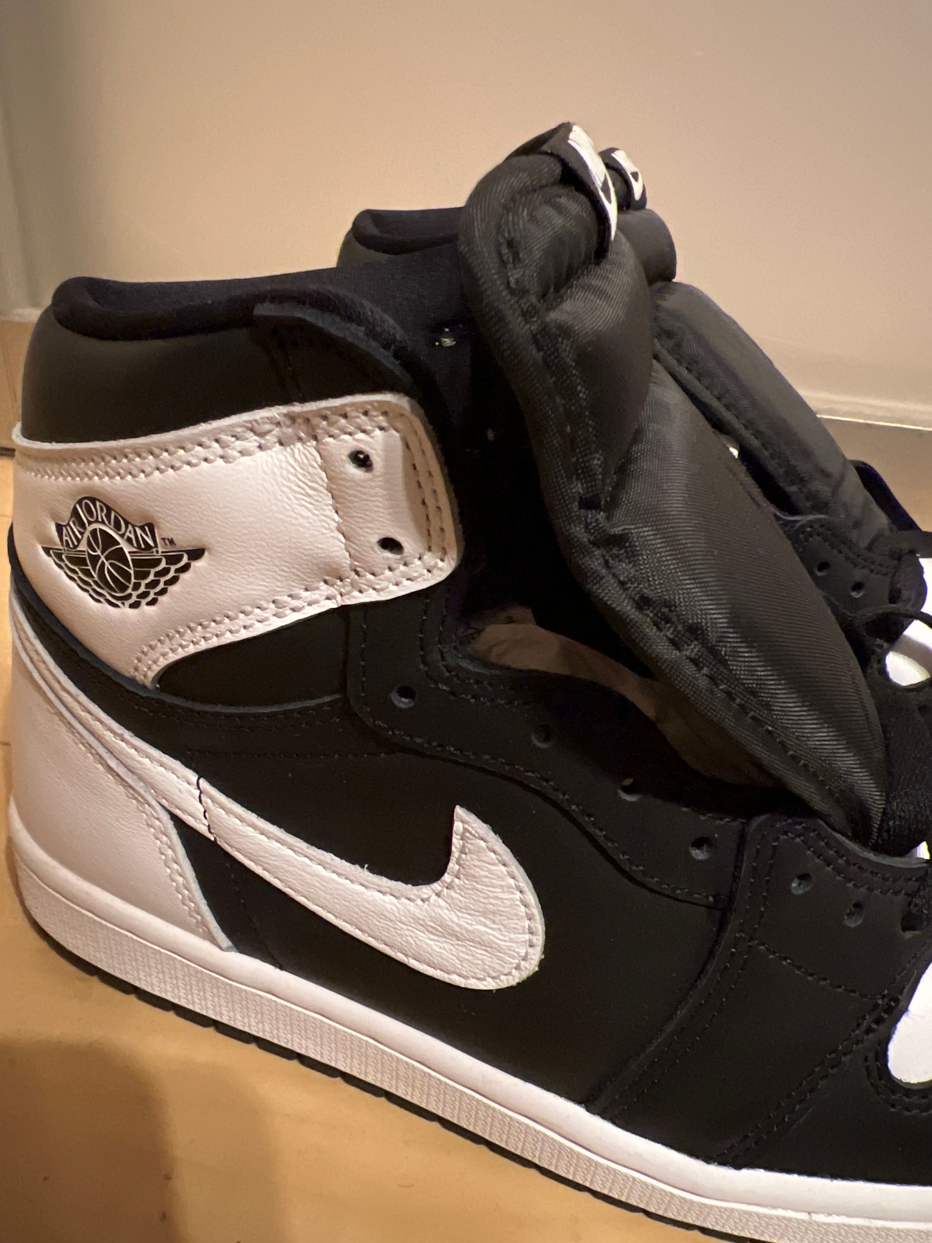 Nike Air Jordan 1 Retro High OG "Black/White"
