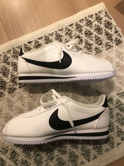 NIKE CORTEZ BASIC LEATHER "WHITE/BLACK"