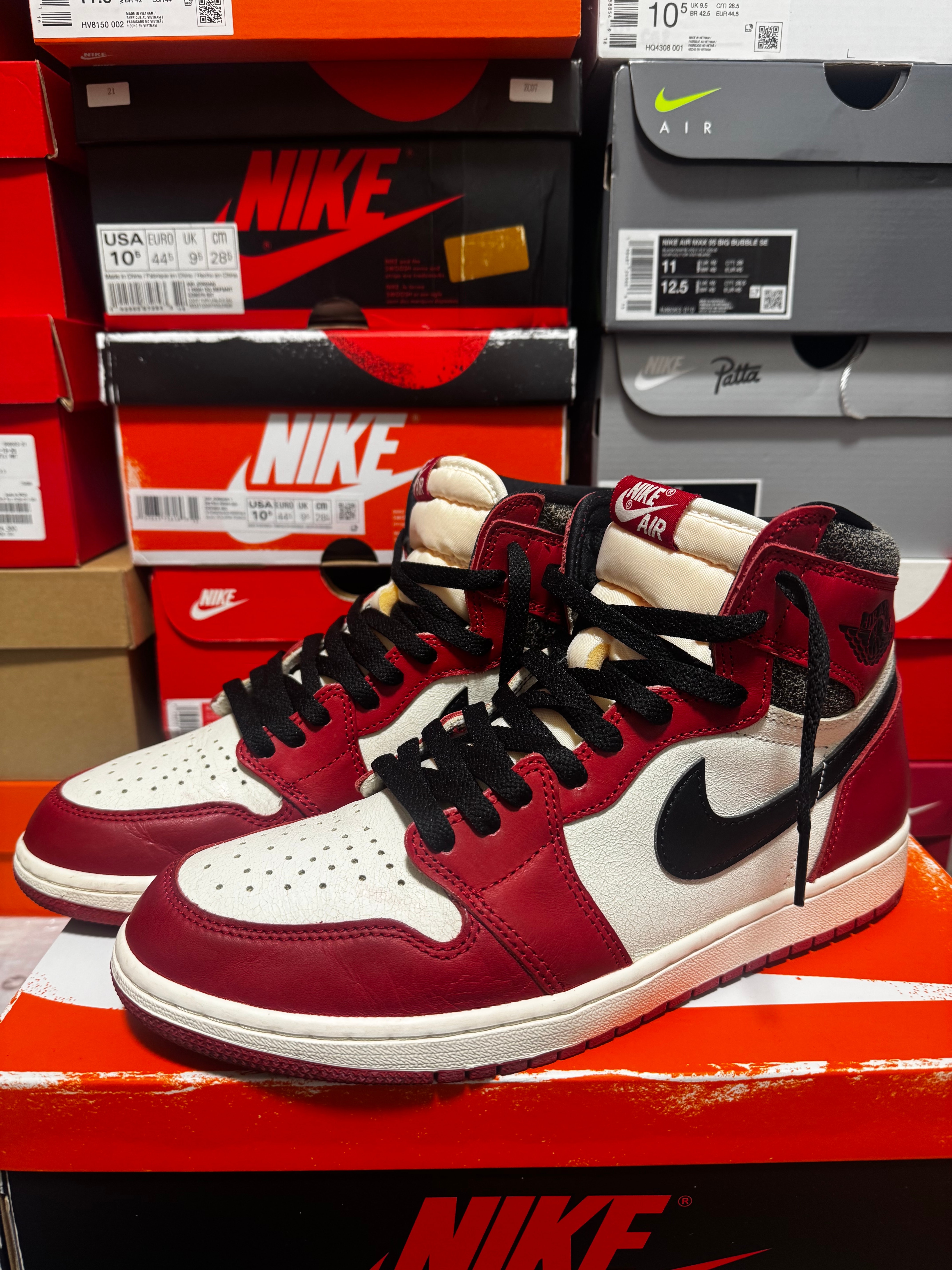 Nike Air Jordan 1 High OG "Lost & Found/Chicago"