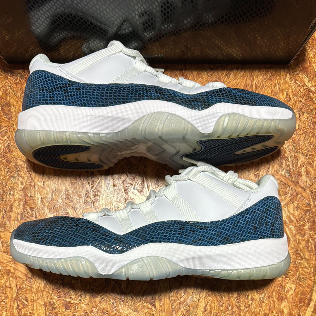 AIR JORDAN 11 LOW "SNAKESKIN"