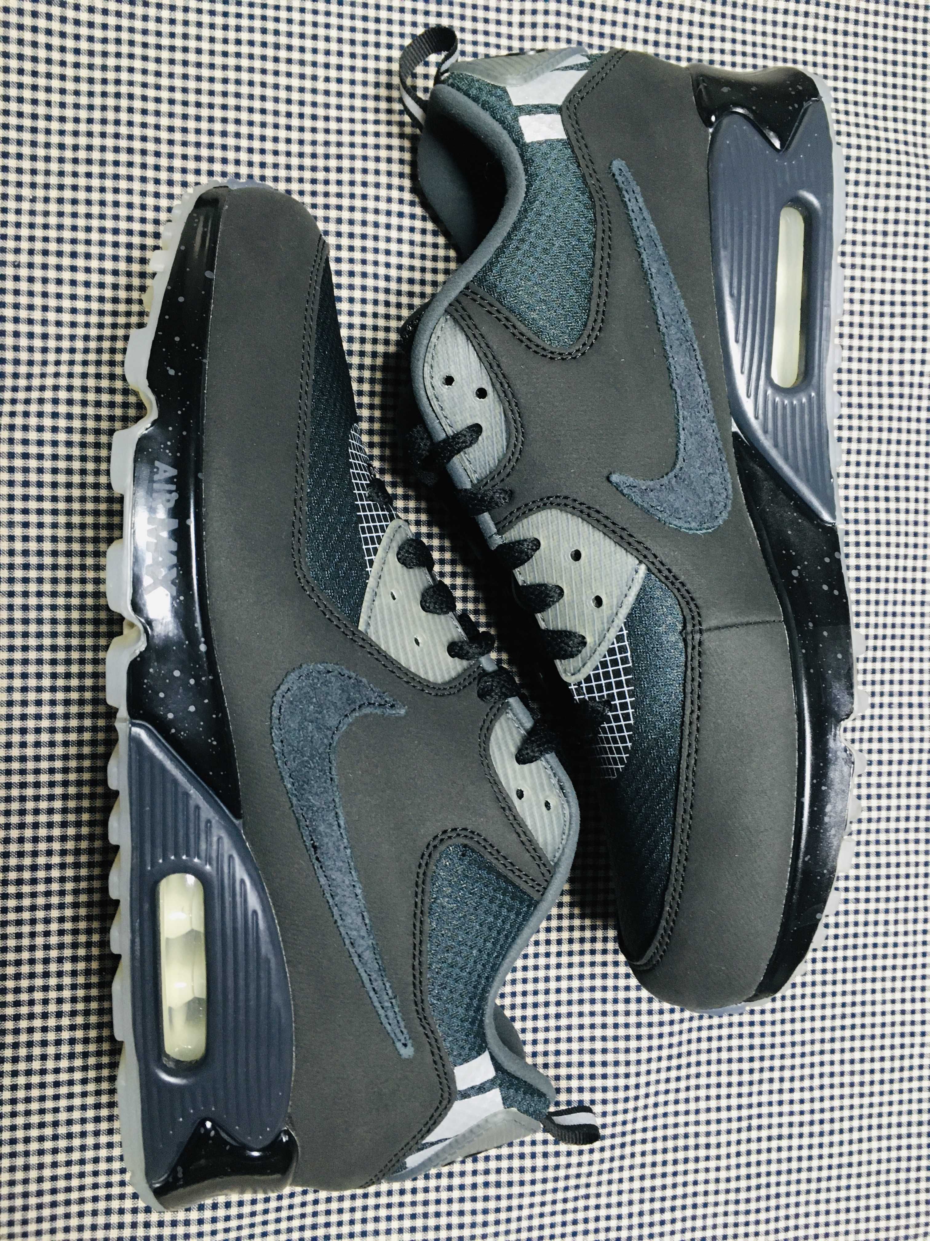 UNDEFEATED × Nike Air Max 90 "Black/Rush Pink"