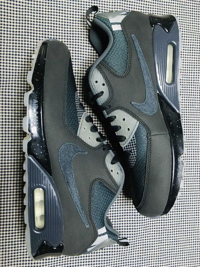 UNDEFEATED × Nike Air Max 90 "Black/Rush Pink"