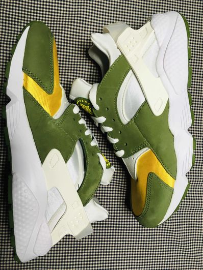 Stussy × Nike Air Huarache "Dark Olive"