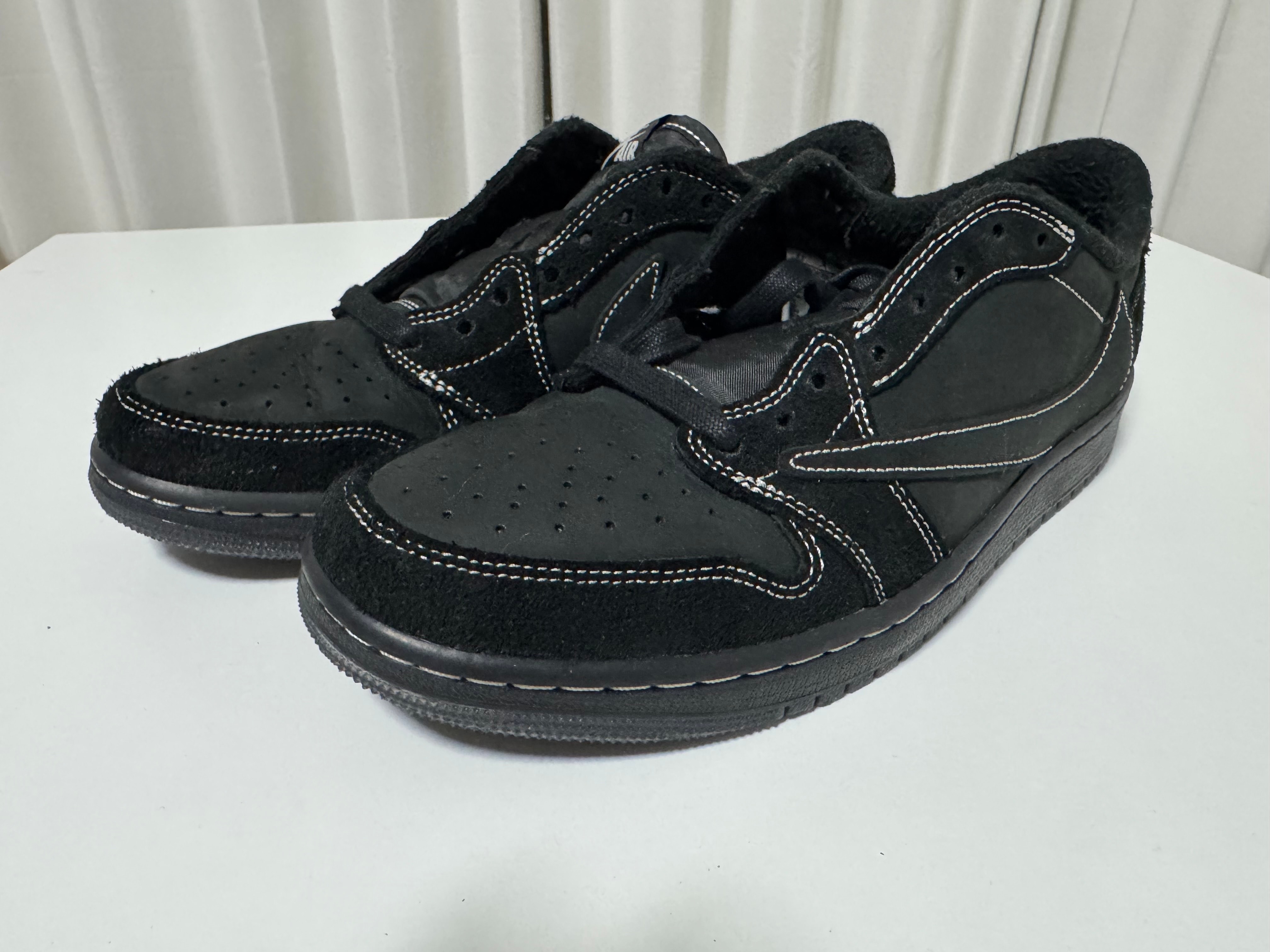 トラヴィススコット × ナイキ エアジョーダン1 ロー OG SP "ブラック ファントム"