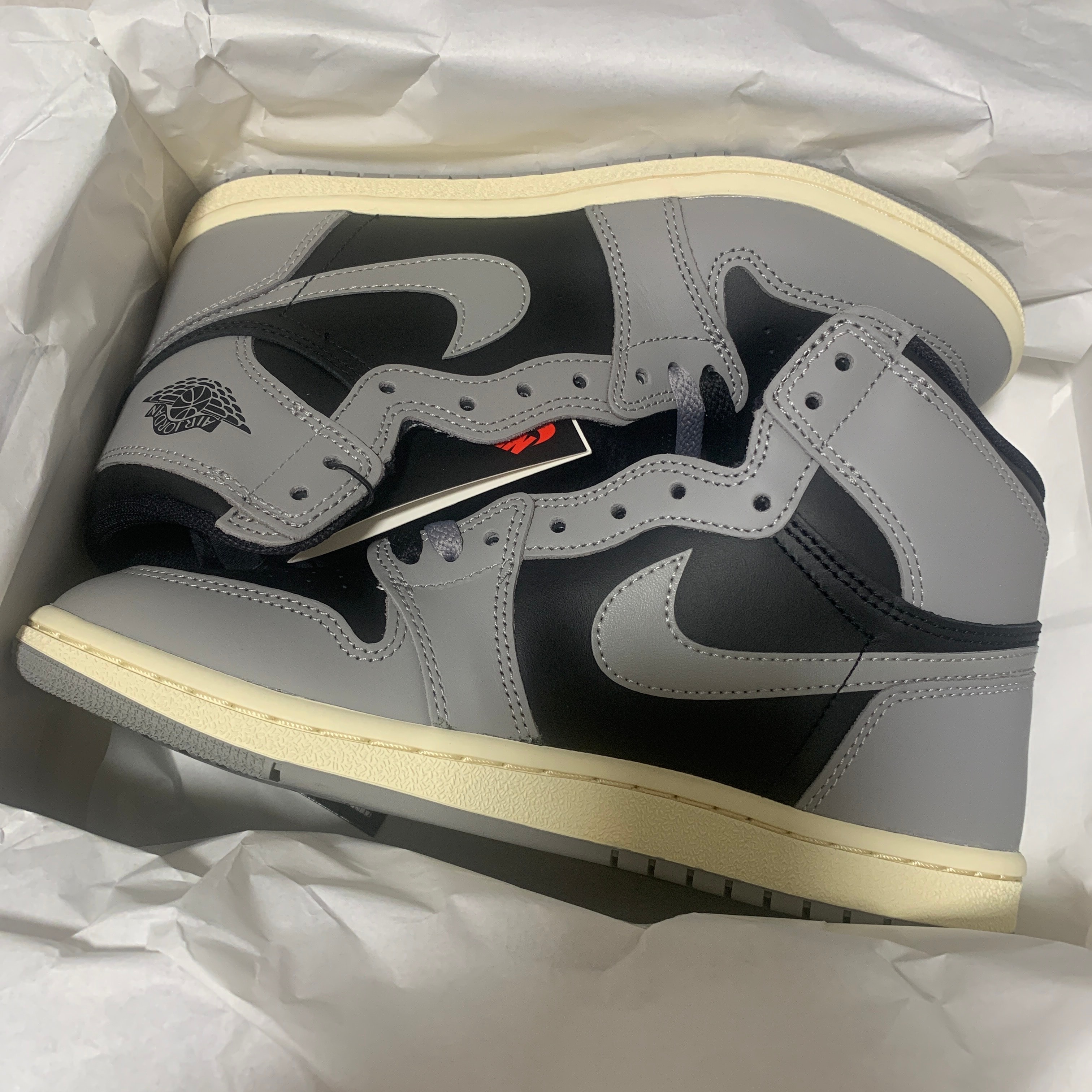 Nike Air Jordan 1 High '85 "Reverse Shadow"