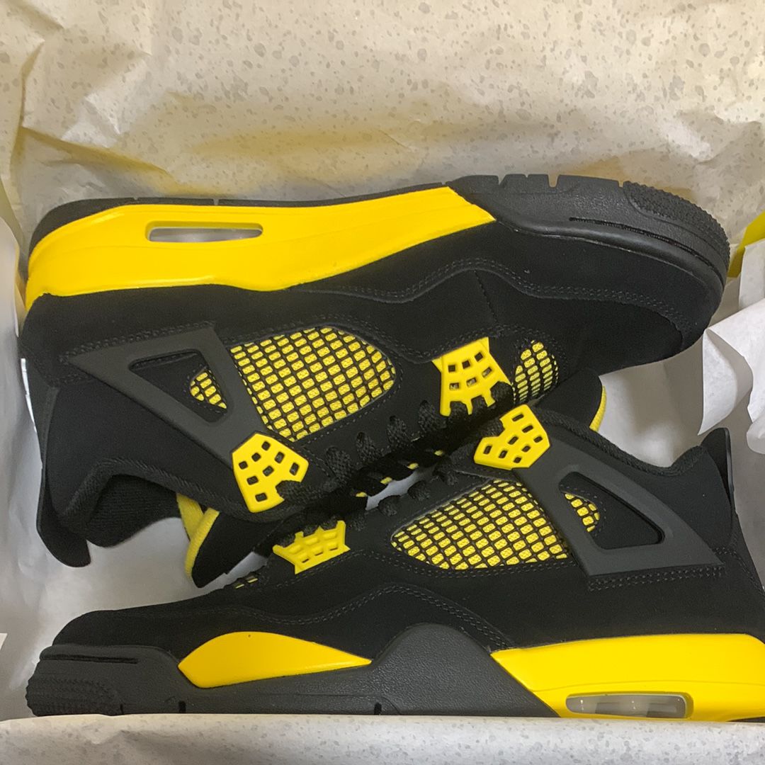 Nike Air Jordan 4 Retro "Thunder"(2023)