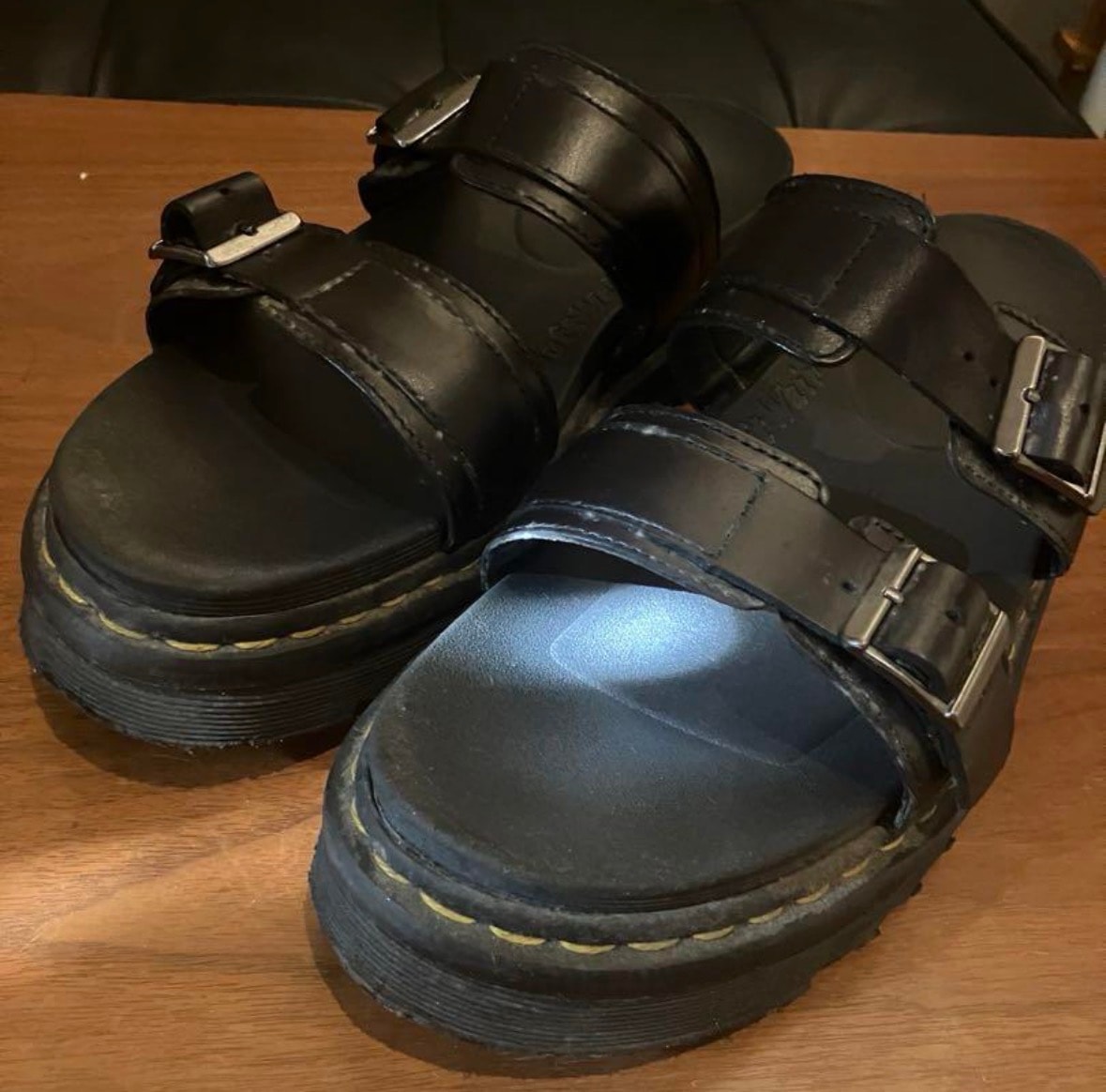 ドクターマーチン マイルス スライド サンダル "ブラック"