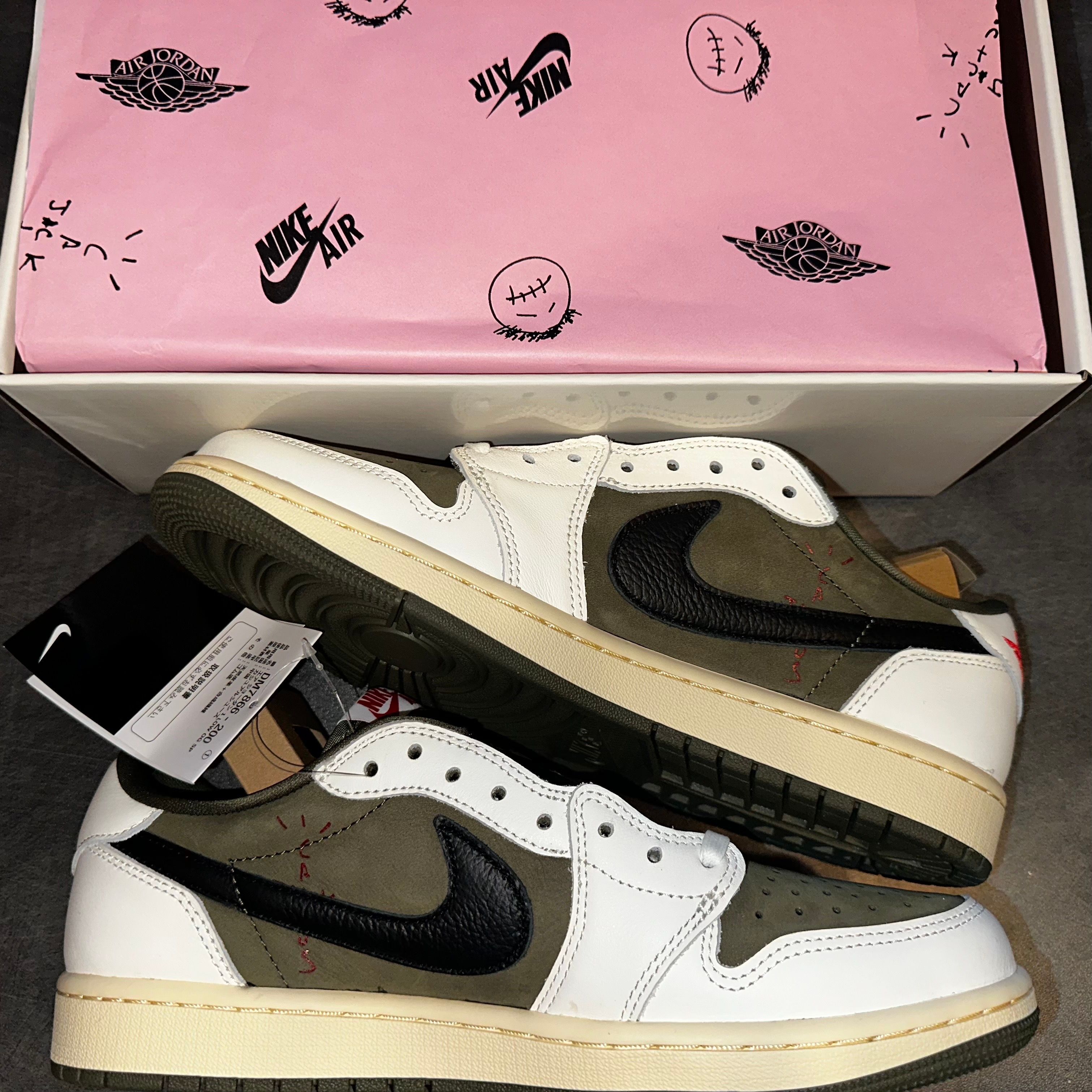 Travis Scott × Nike Air Jordan 1 Low OG SP "Reverse Olive"