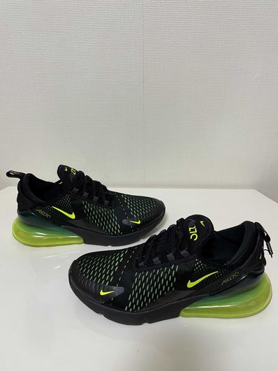 新品未使用　NIKE AIR MAX 270 VOLT 28.5cm ナイキ