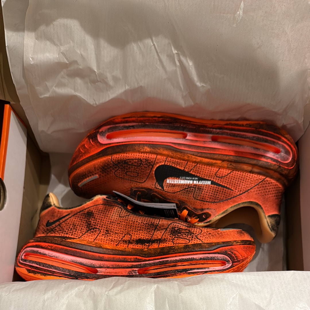 Melitta Baumeister × Nike Women's Vomero Premium "Total Orange/Orange Chalk"