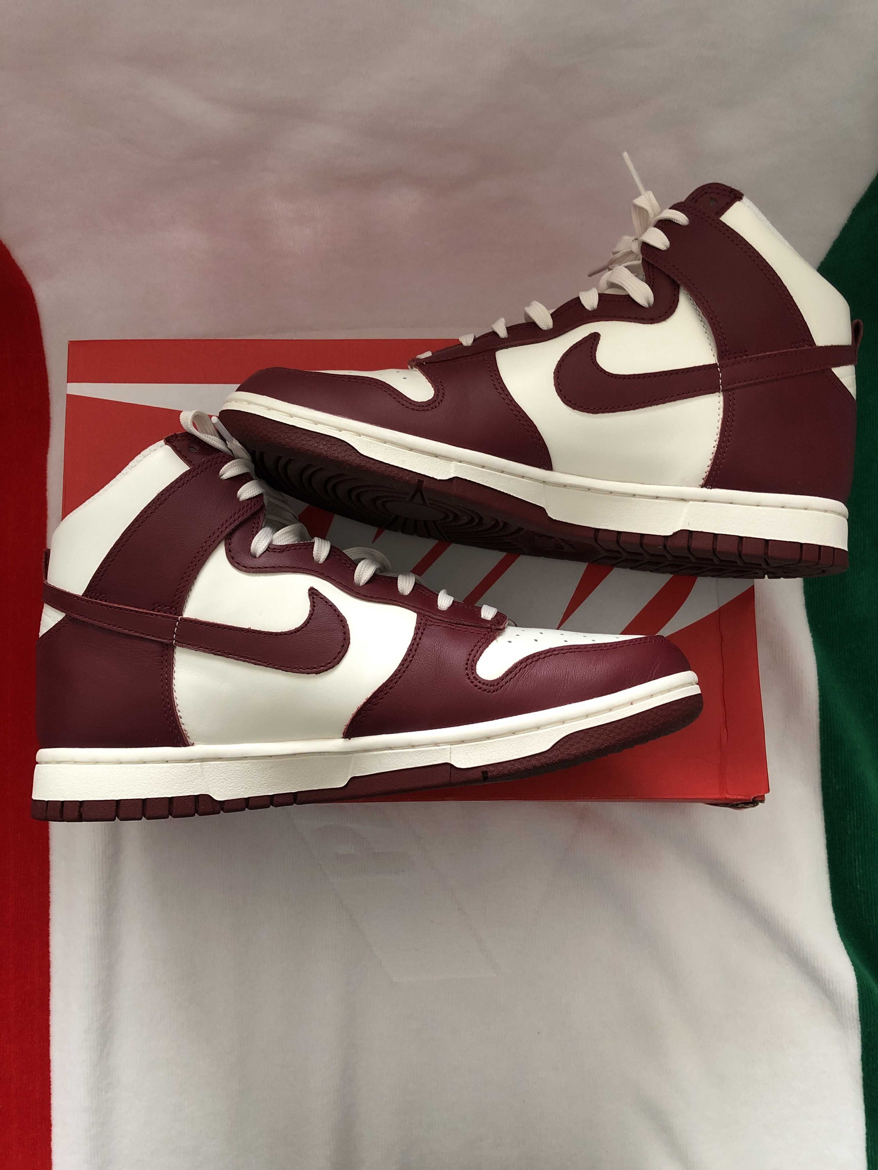 NIKE Women's DUNK HIGH "TEAM RED"