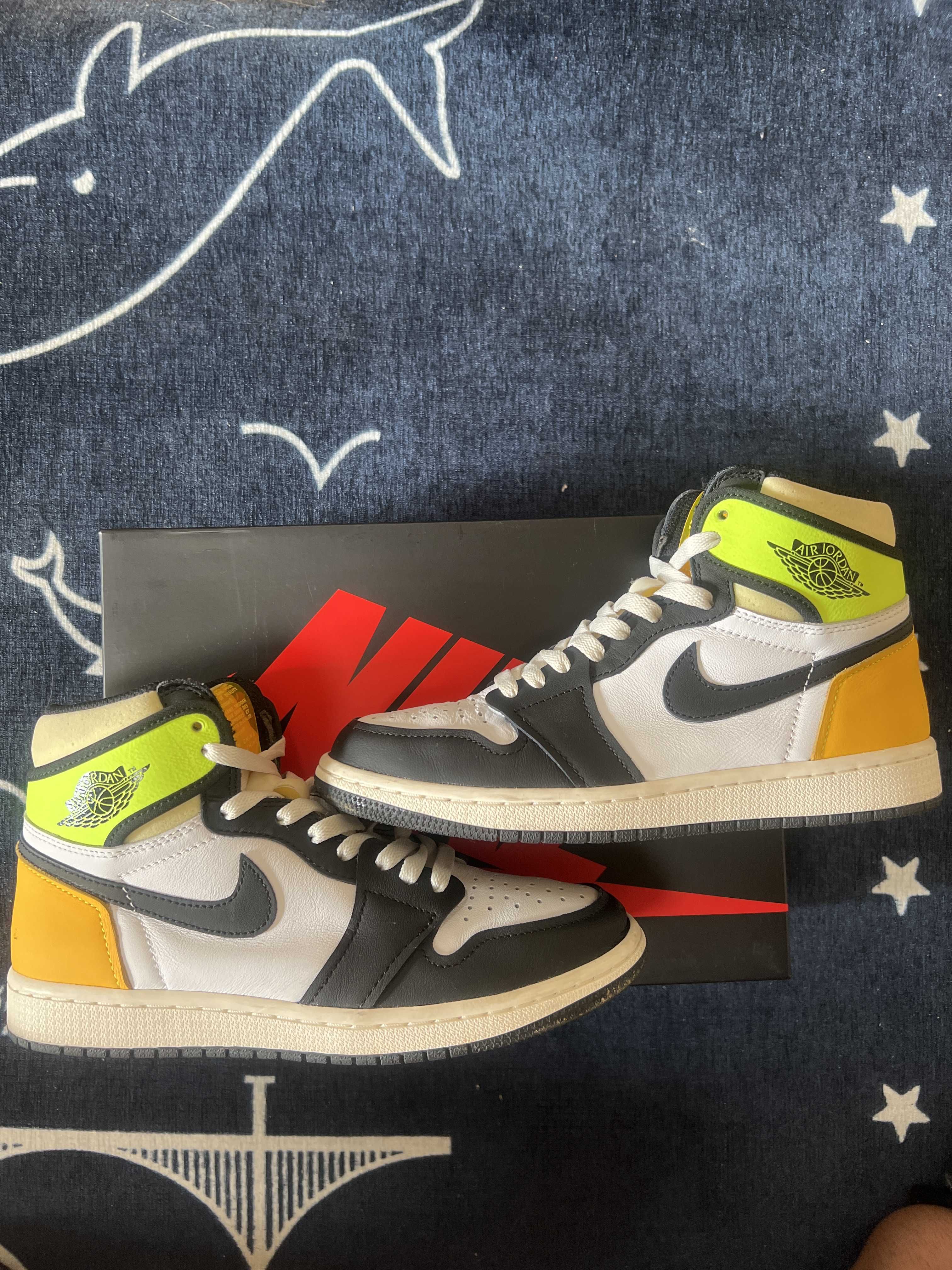 Nike Air Jordan 1 High OG "Volt Gold"