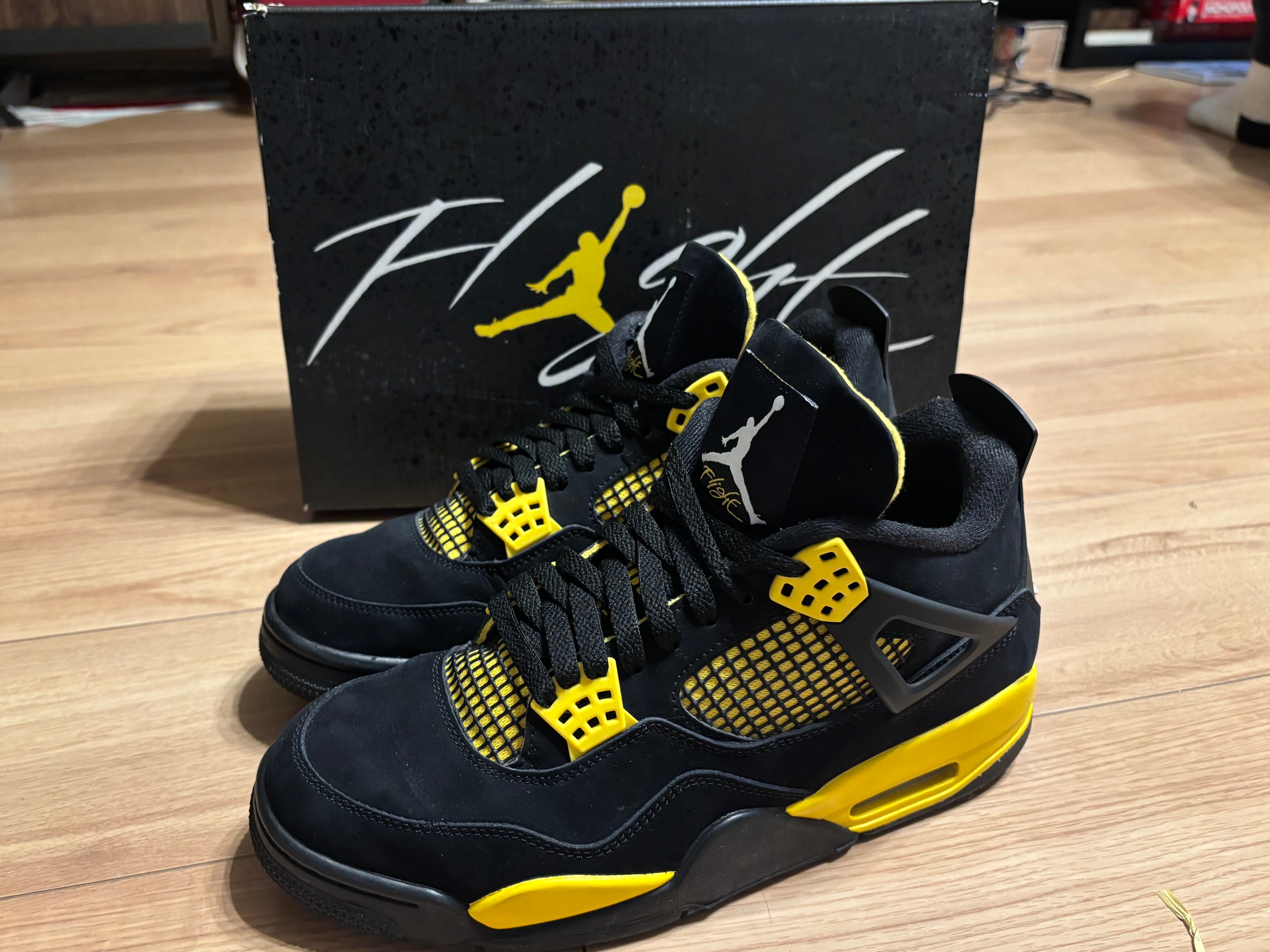 Nike Air Jordan 4 Retro "Thunder"(2023)