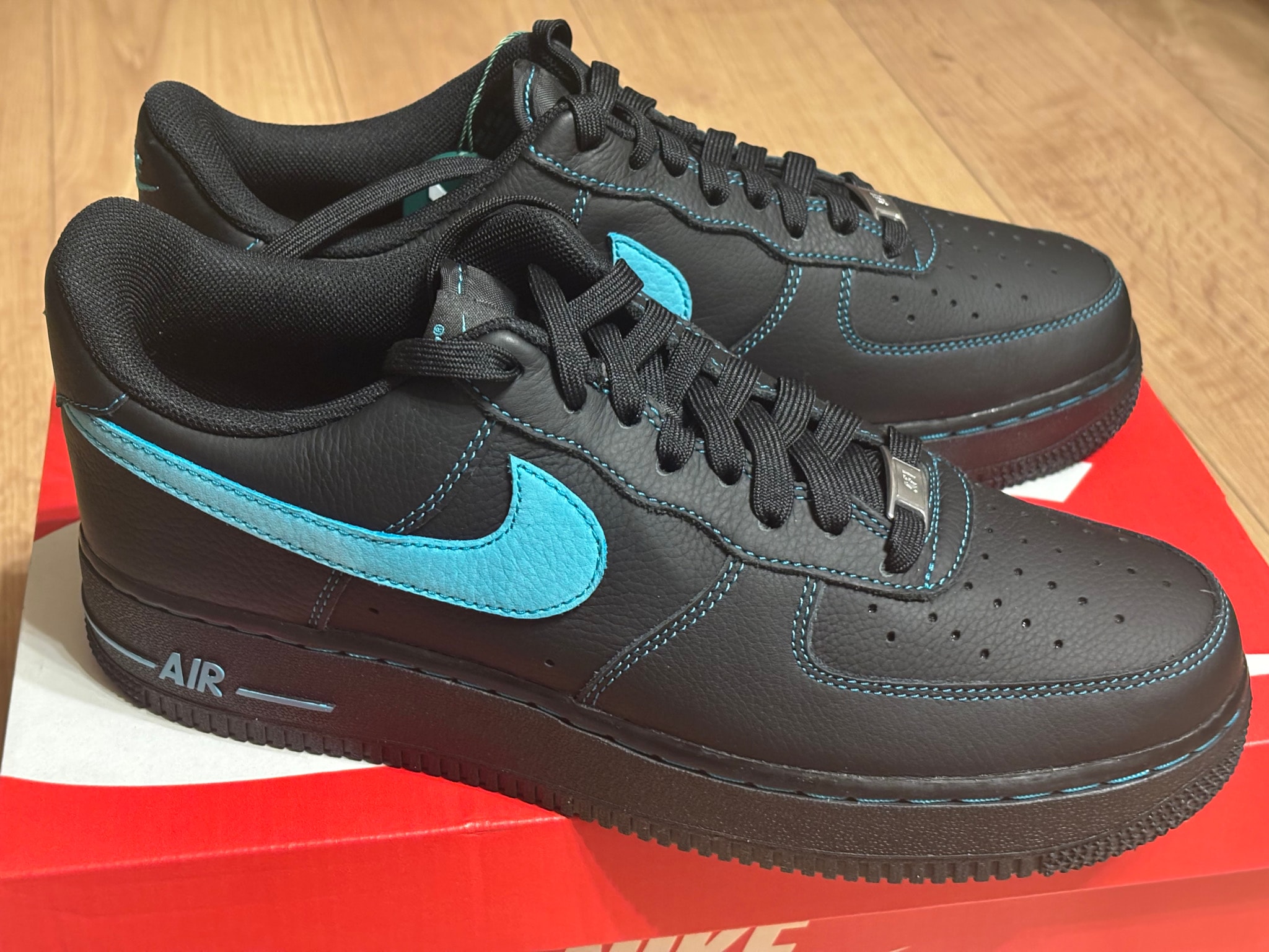Nike Air Force 1 Low "Black Tiffany"