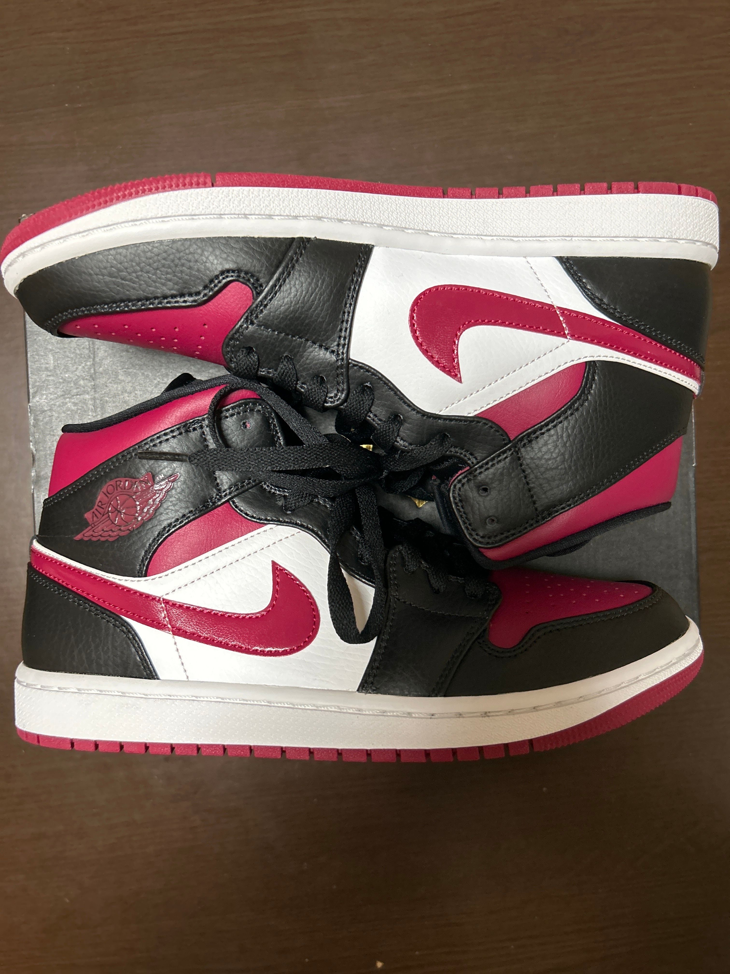 NIKE AIR JORDAN 1 MID "BLACK/RED/WHITE"