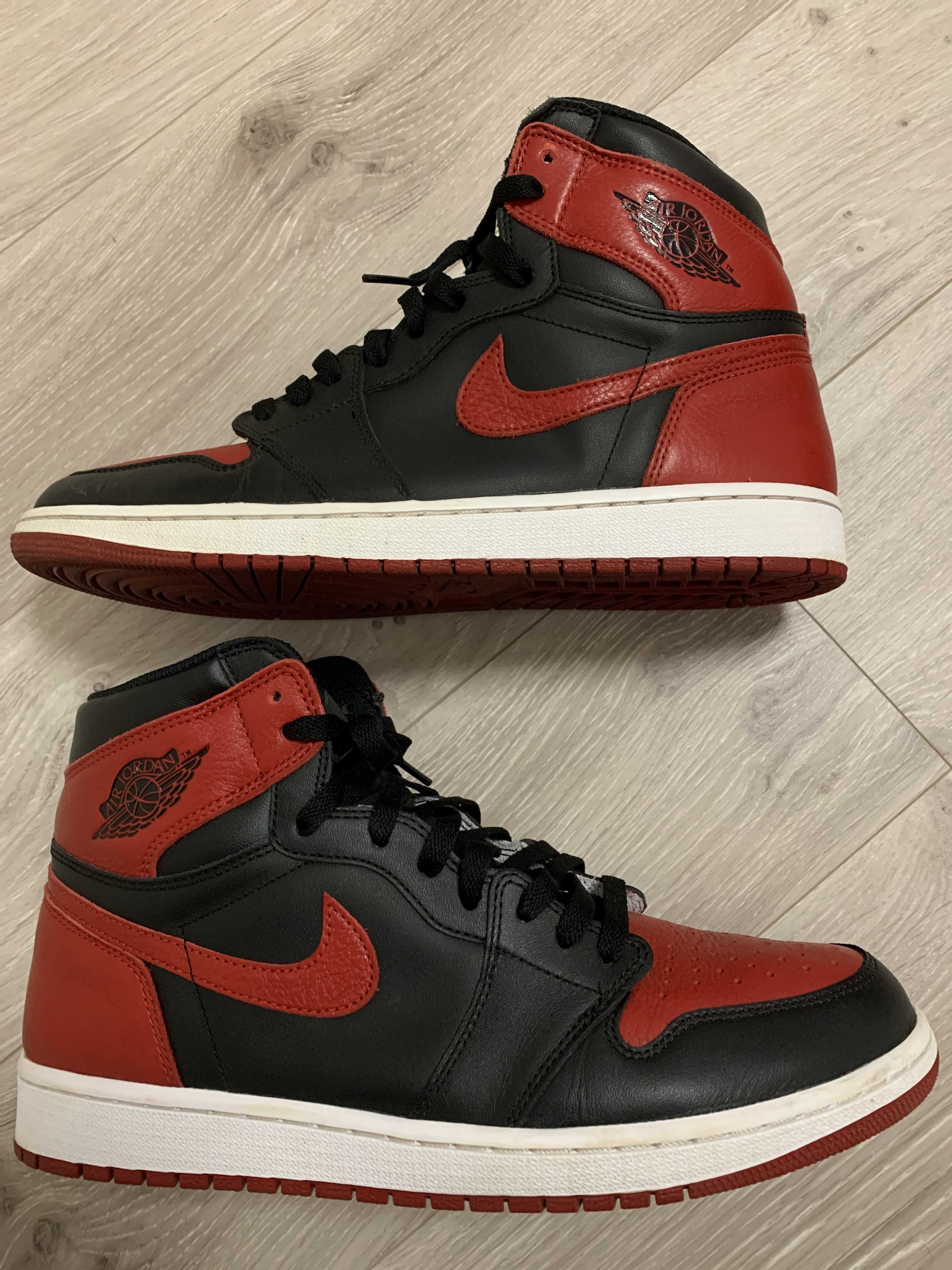 Nike Air Jordan 1 Retro High OG "Bred/Banned" (2016)