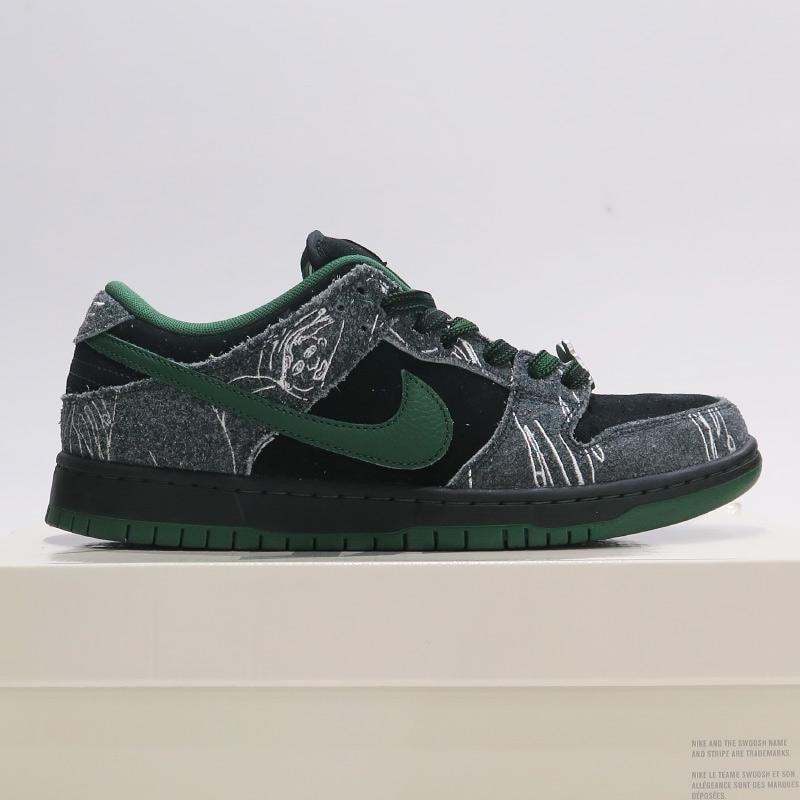 There Skateboards × Nike SB Dunk Low Pro "Anthracite and Gorge Green"