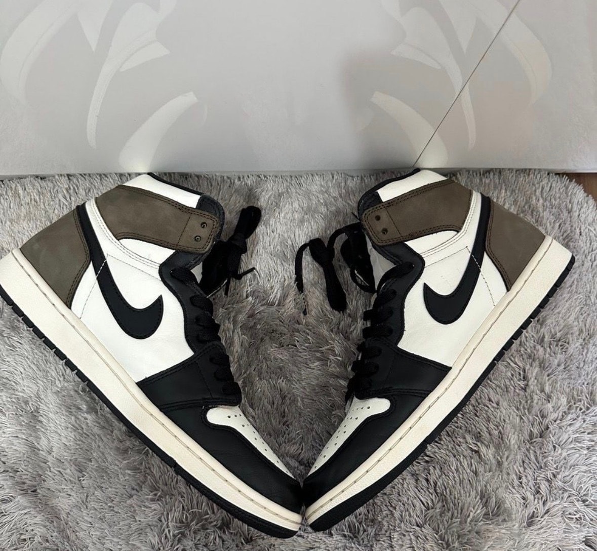 ナイキ エアジョーダン1 ハイ OG "セイル/ダークモカ/ブラック"