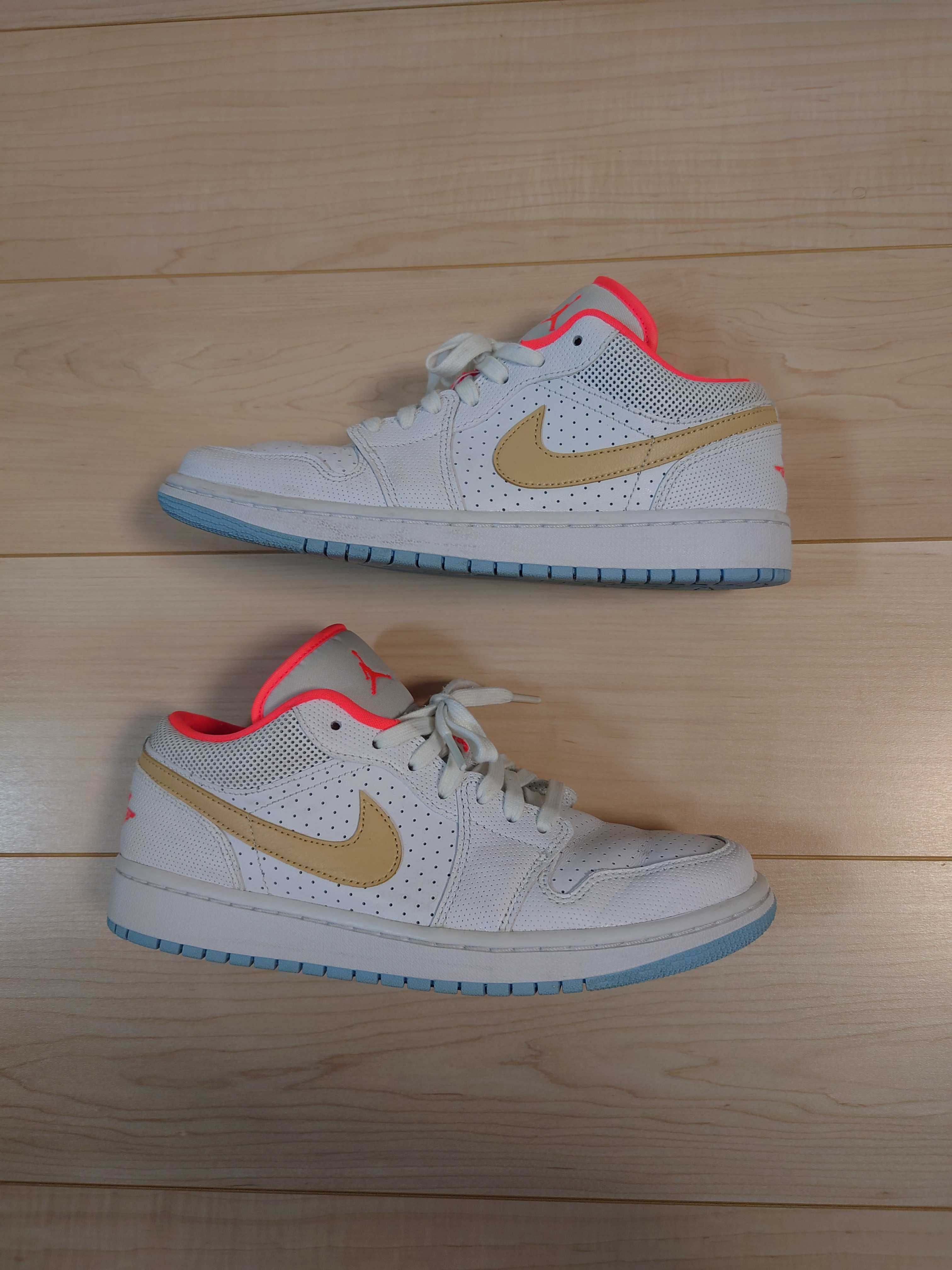 Nike Women's Air Jordan 1 Low SE "Flash Crimson"
