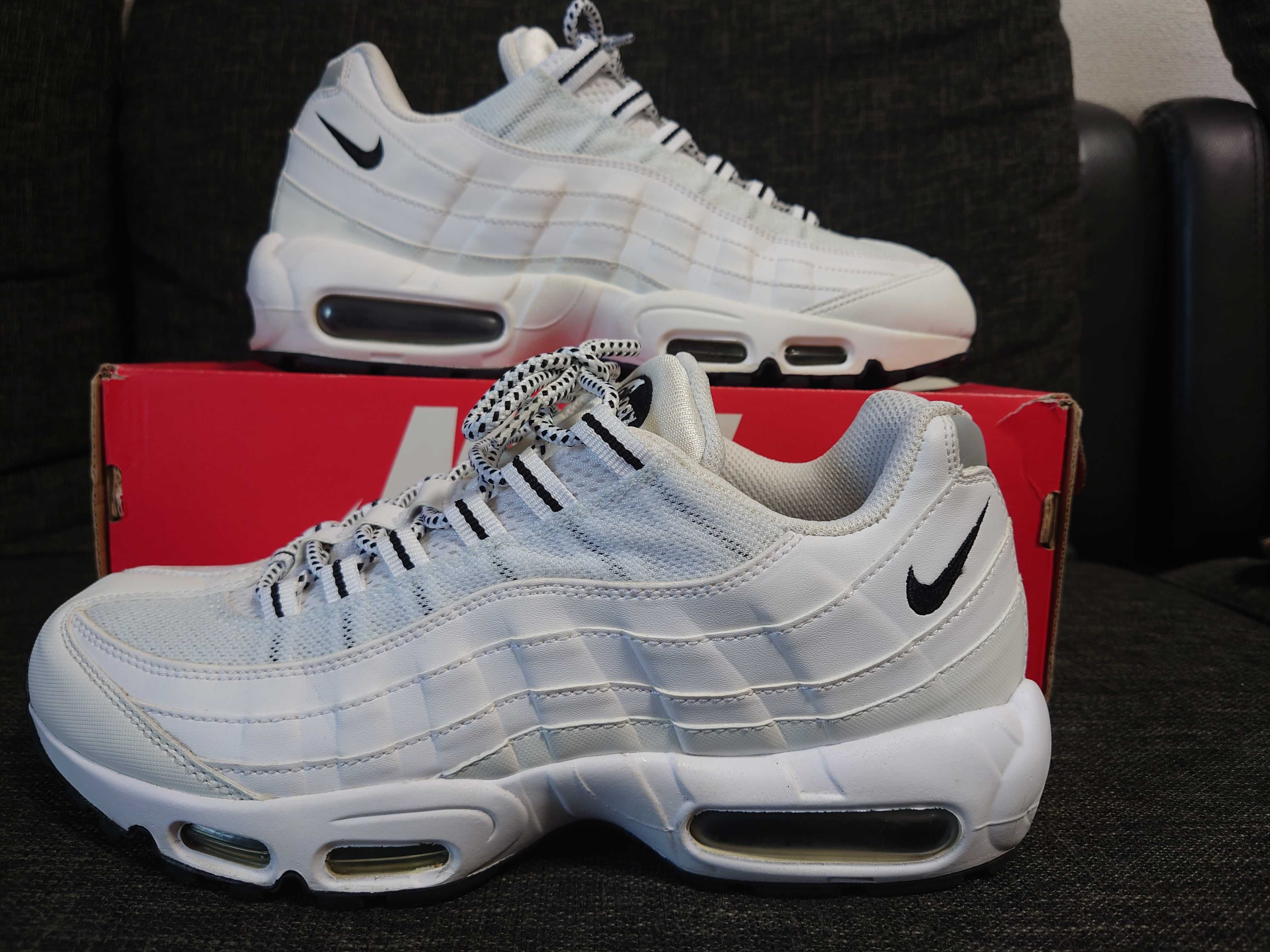 Nike Air Max 95 LE "White/Black"