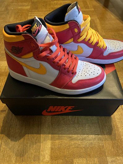 Nike Air Jordan 1 High OG "Light Fusion Red"