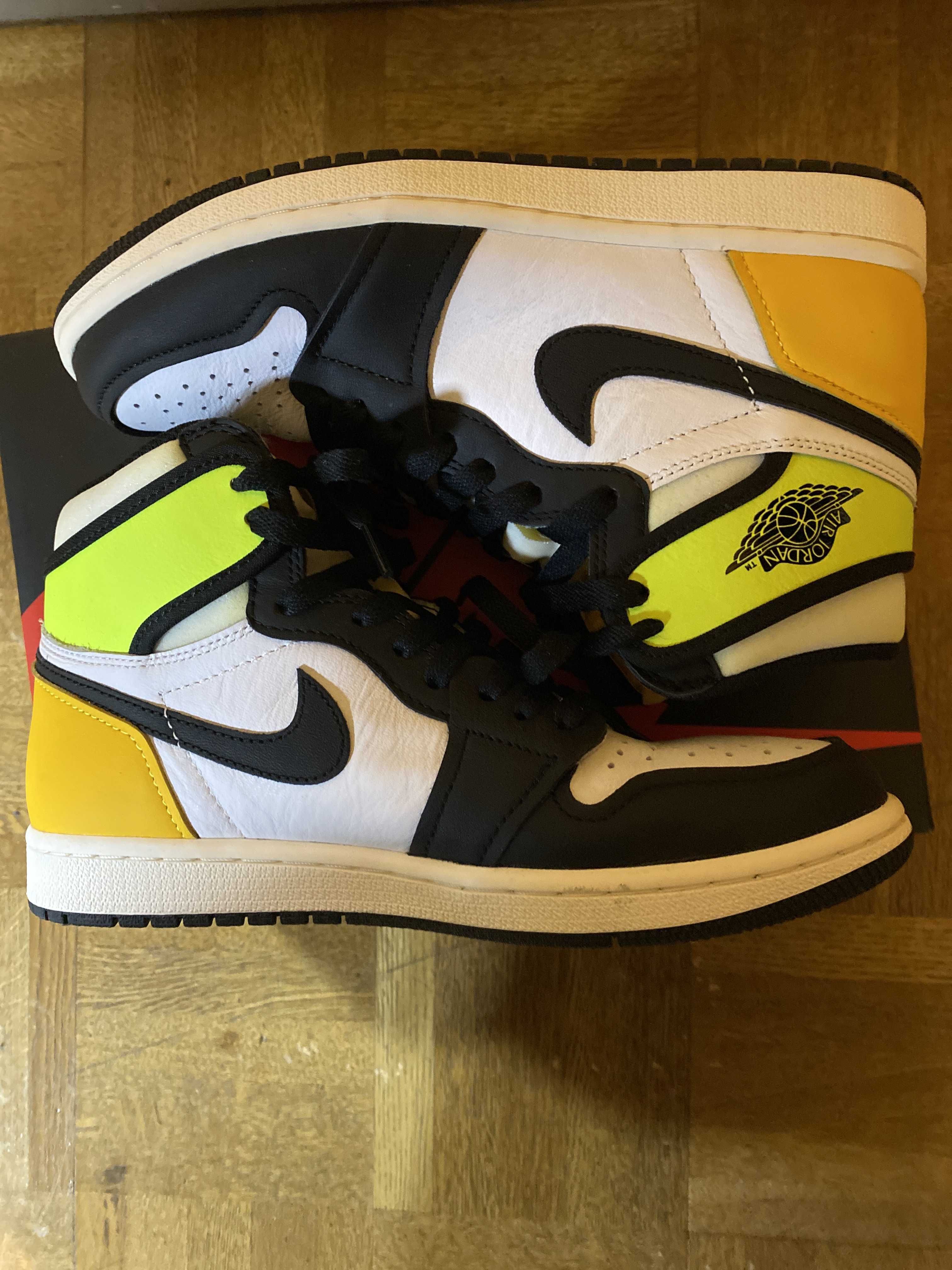 Nike Air Jordan 1 High OG "Volt Gold"