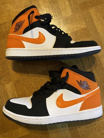 NIKE AIR JORDAN 1 MID "SHATTERED BACKBOARD"