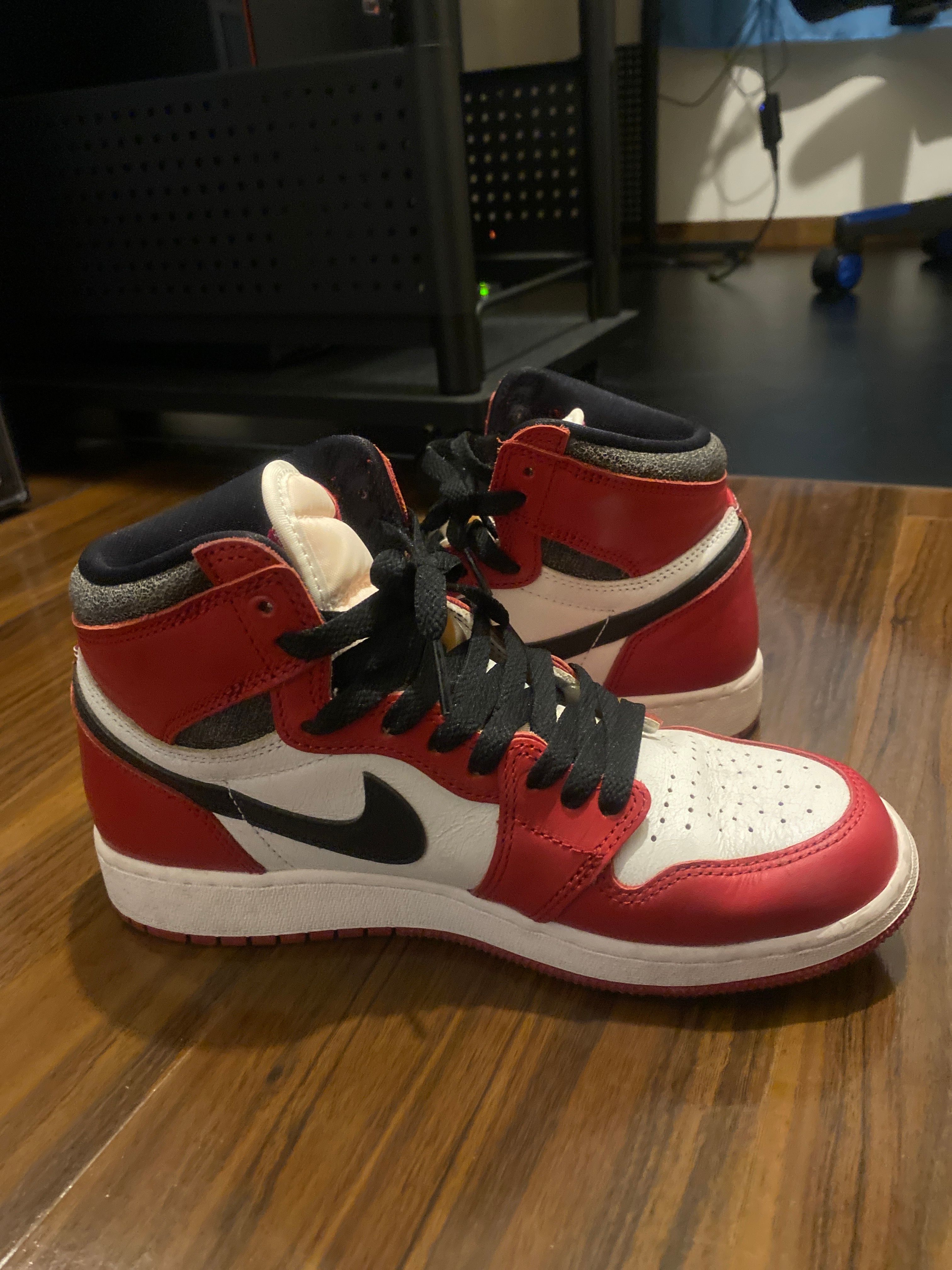 Nike GS Air Jordan 1 High OG "Lost & Found/Chicago"