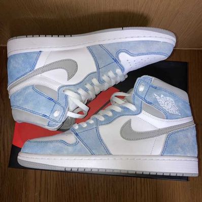 Nike Air Jordan 1 High OG "Hyper Royal"