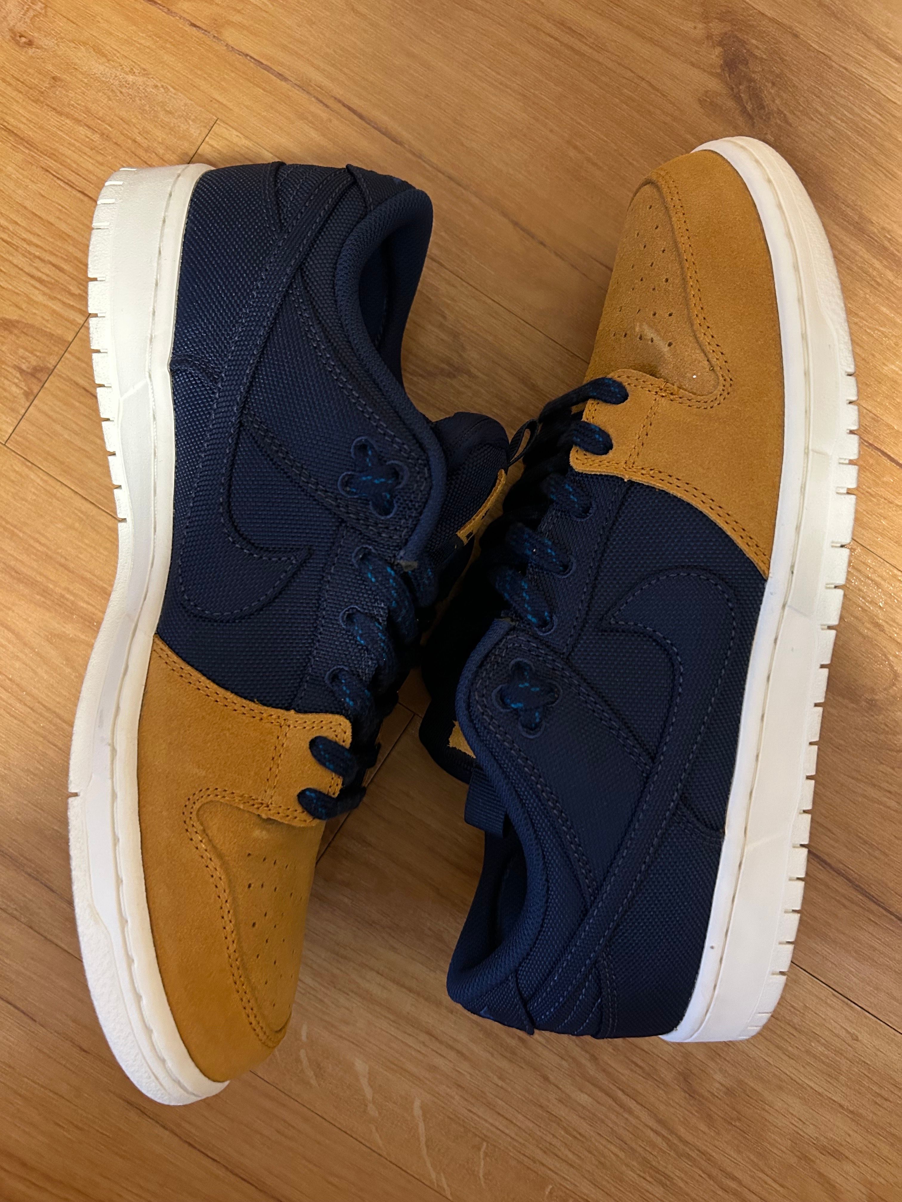 Nike SB Dunk Low "Desert Ochre and Midnight Navy"