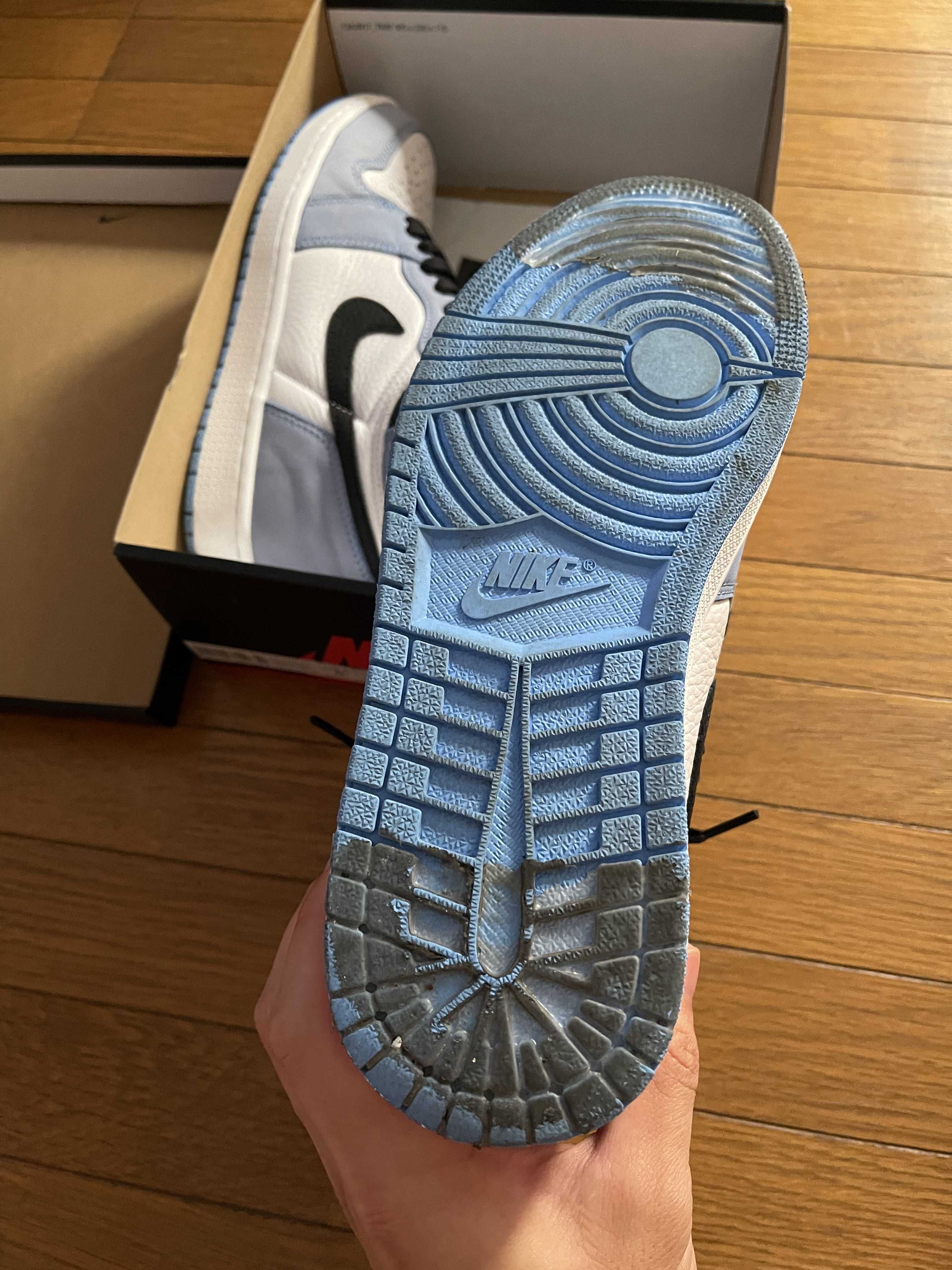 Nike Air Jordan 1 High OG "University Blue"