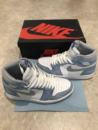 Nike Air Jordan 1 High OG "Hyper Royal"