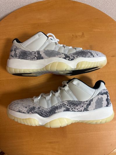 Nike Air Jordan 11 Low Snakeskin "Light Bone/University Red/Sail/Black"