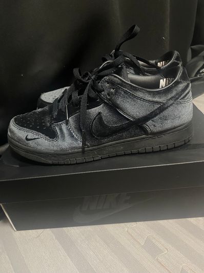 Dover Street Market × Nike Dunk Low "Triple Black"