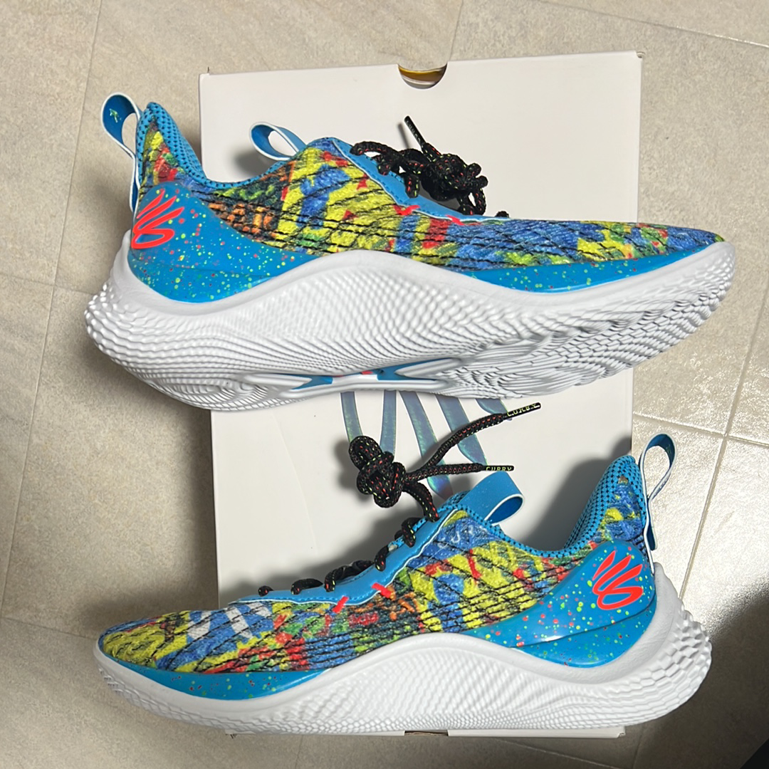 アンダーアーマー カリー10 "サワーゼンスウィート" 