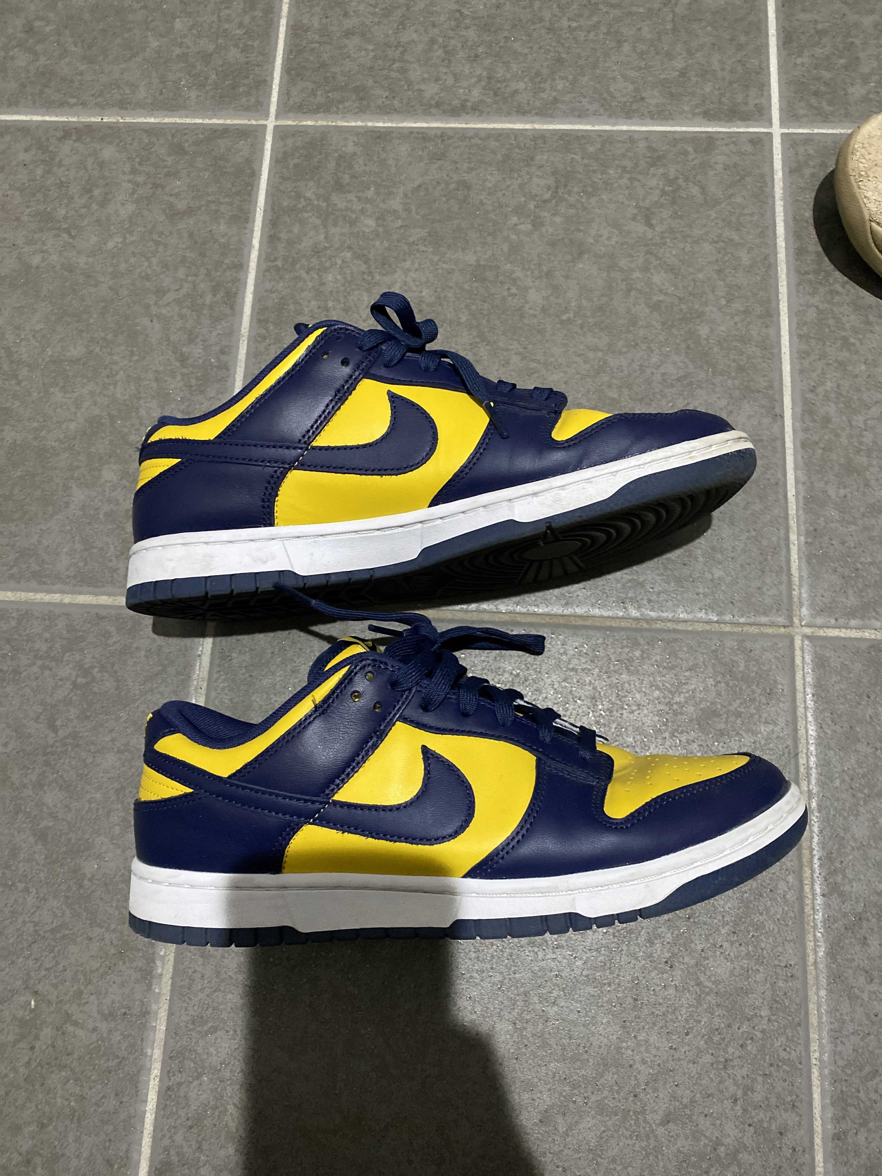 Nike Dunk Low "Michigan"