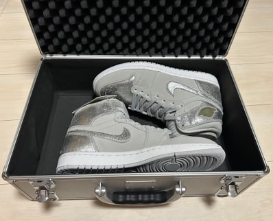 Nike Air Jordan 1 Retro High "Silver Anniversary"