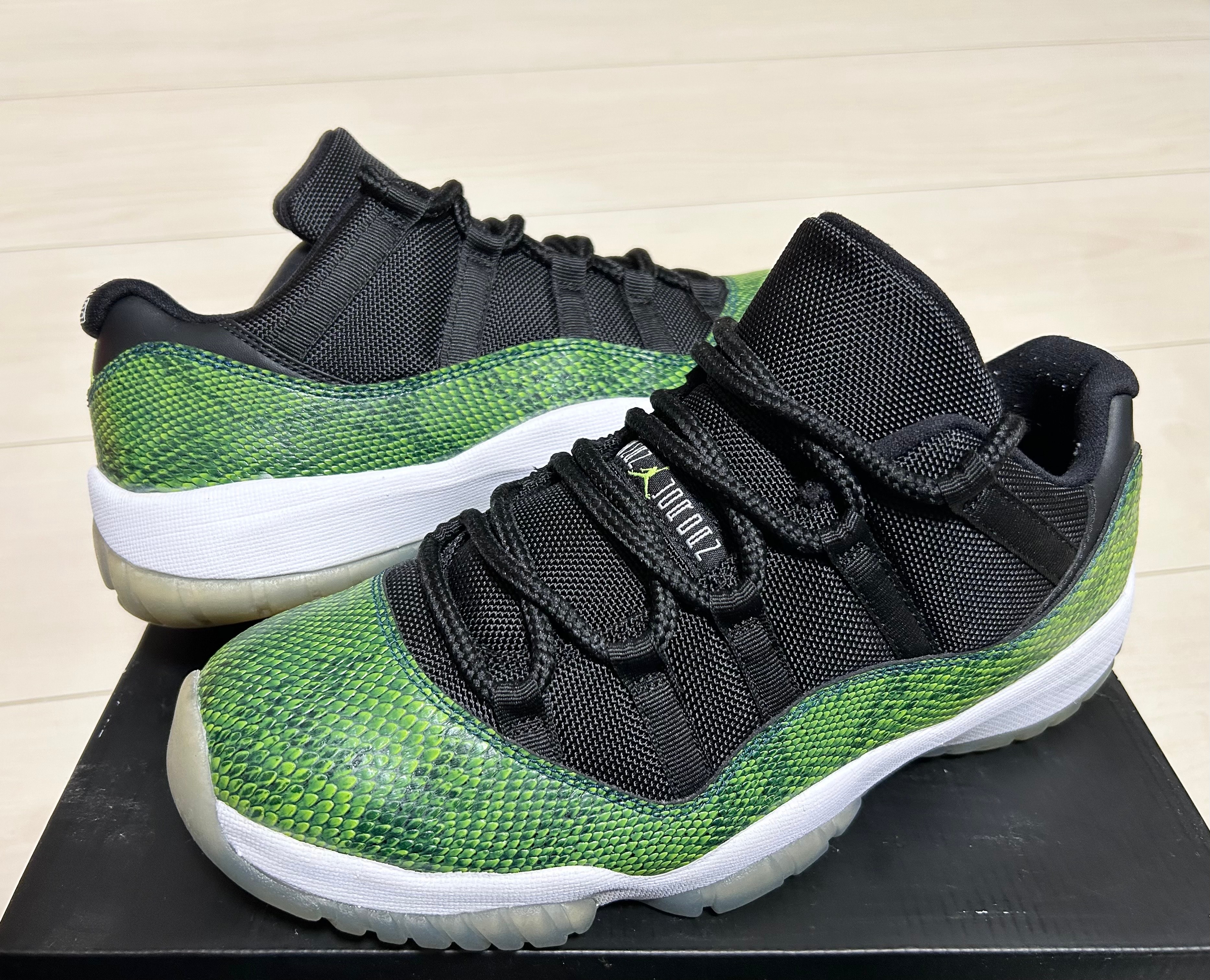 NIKE AIR JORDAN 11 RETRO LOW GREEN SNAKESKIN