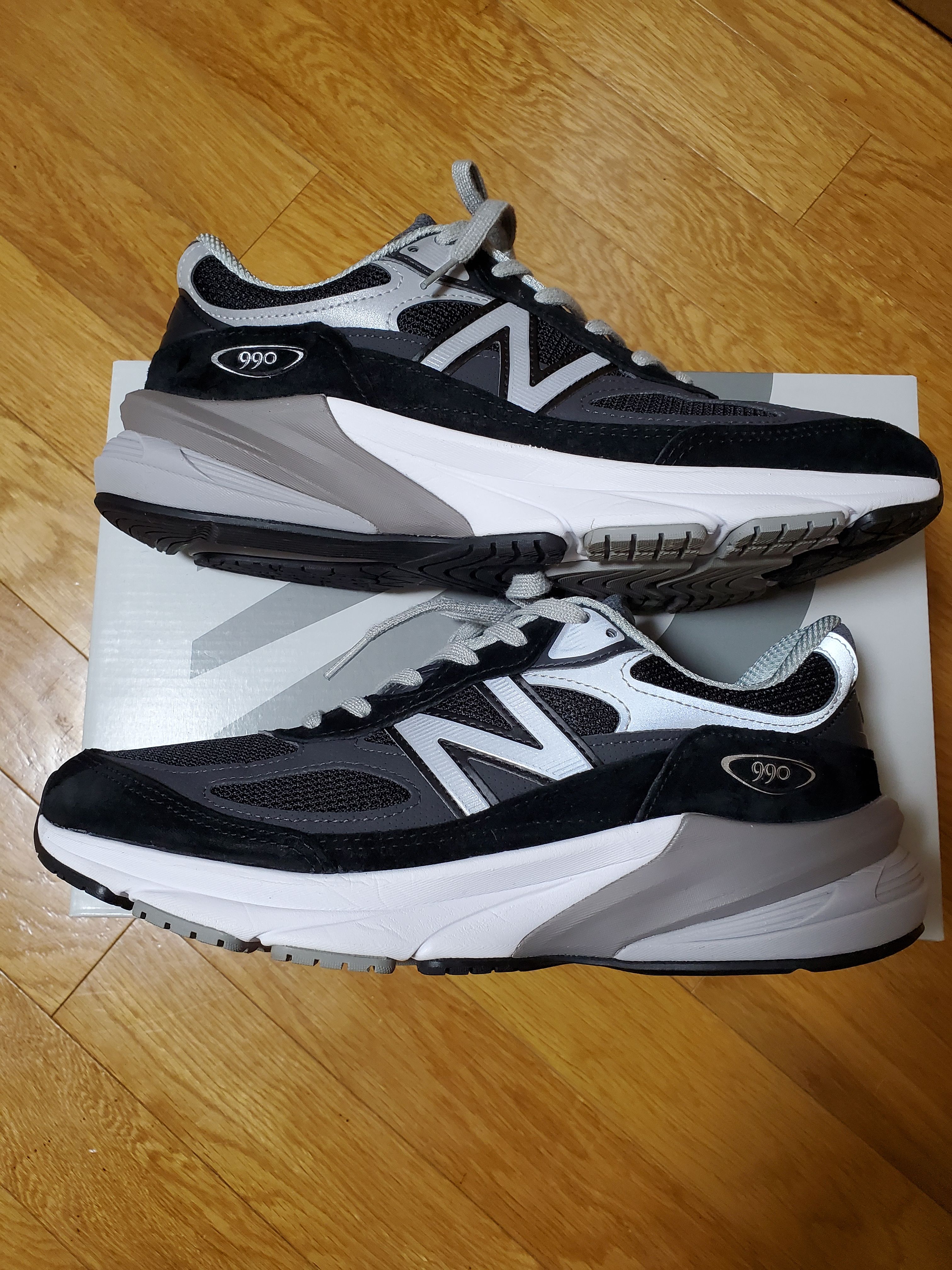 New Balance 990V6 "Black" (Heel NB Logo)