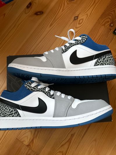 Nike Air Jordan 1 Low "True Blue"