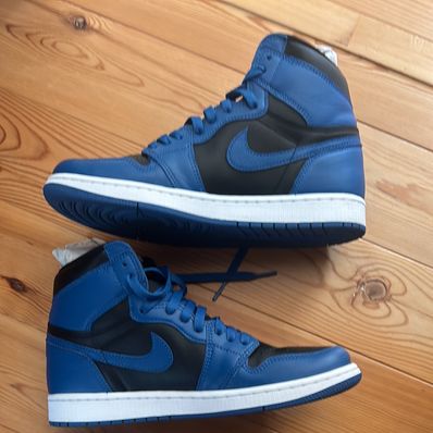 Nike Air Jordan 1 Retro High OG "Dark Marina Blue"