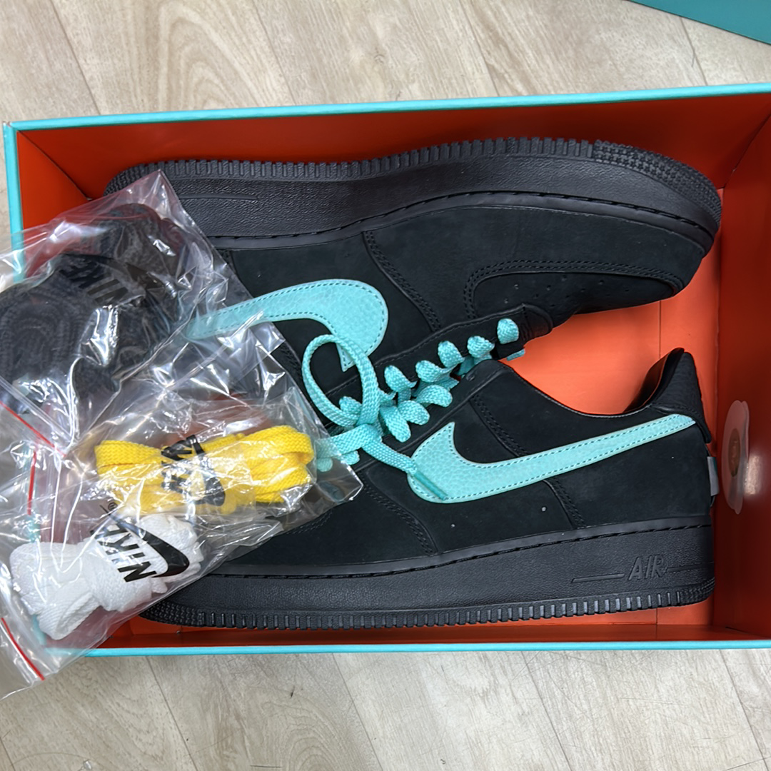 Tiffany & Co. × Nike Air Force 1 Low "1837"