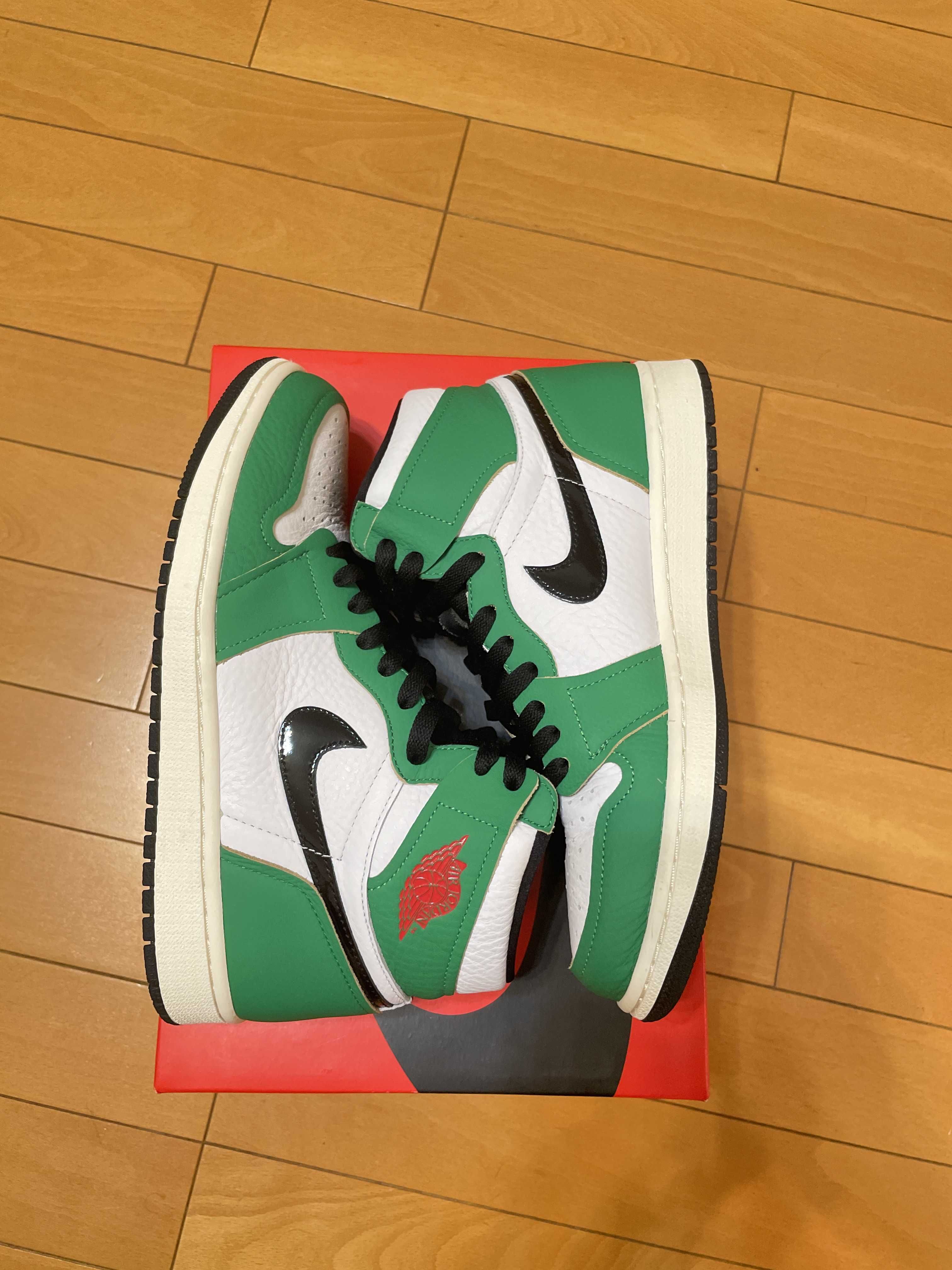 Nike Women's Air Jordan 1 High OG "Lucky Green/White-Sail-Black"