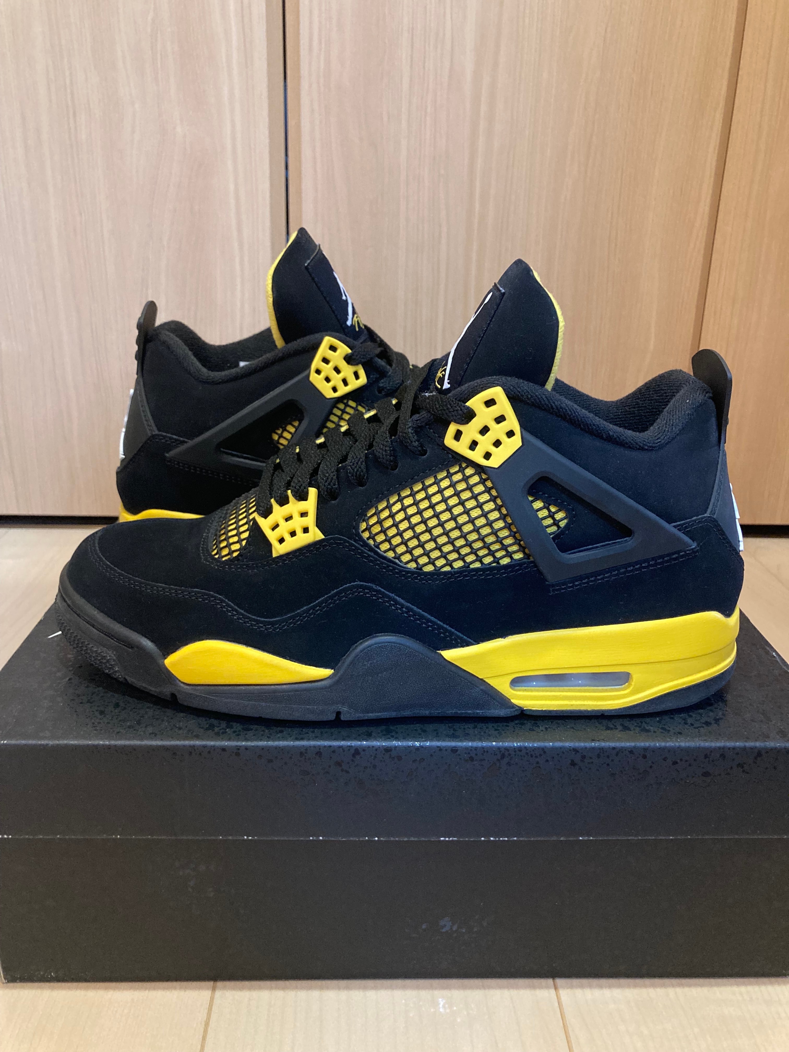 Nike Air Jordan 4 Retro "Thunder"(2023)
