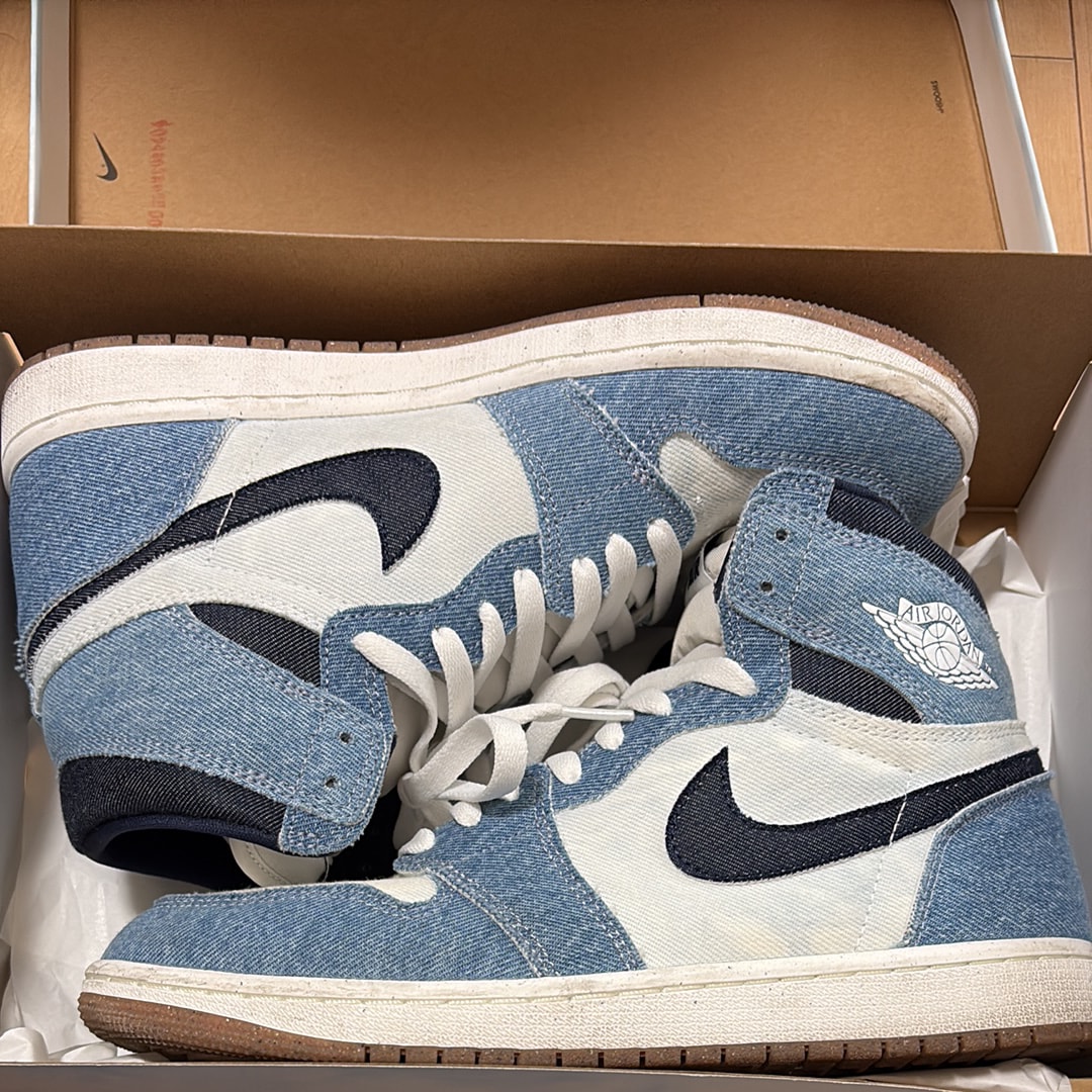 Nike Air Jordan 1 Retro High OG "Denim"