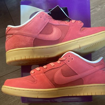 Nike SB Dunk Low "Adobe"